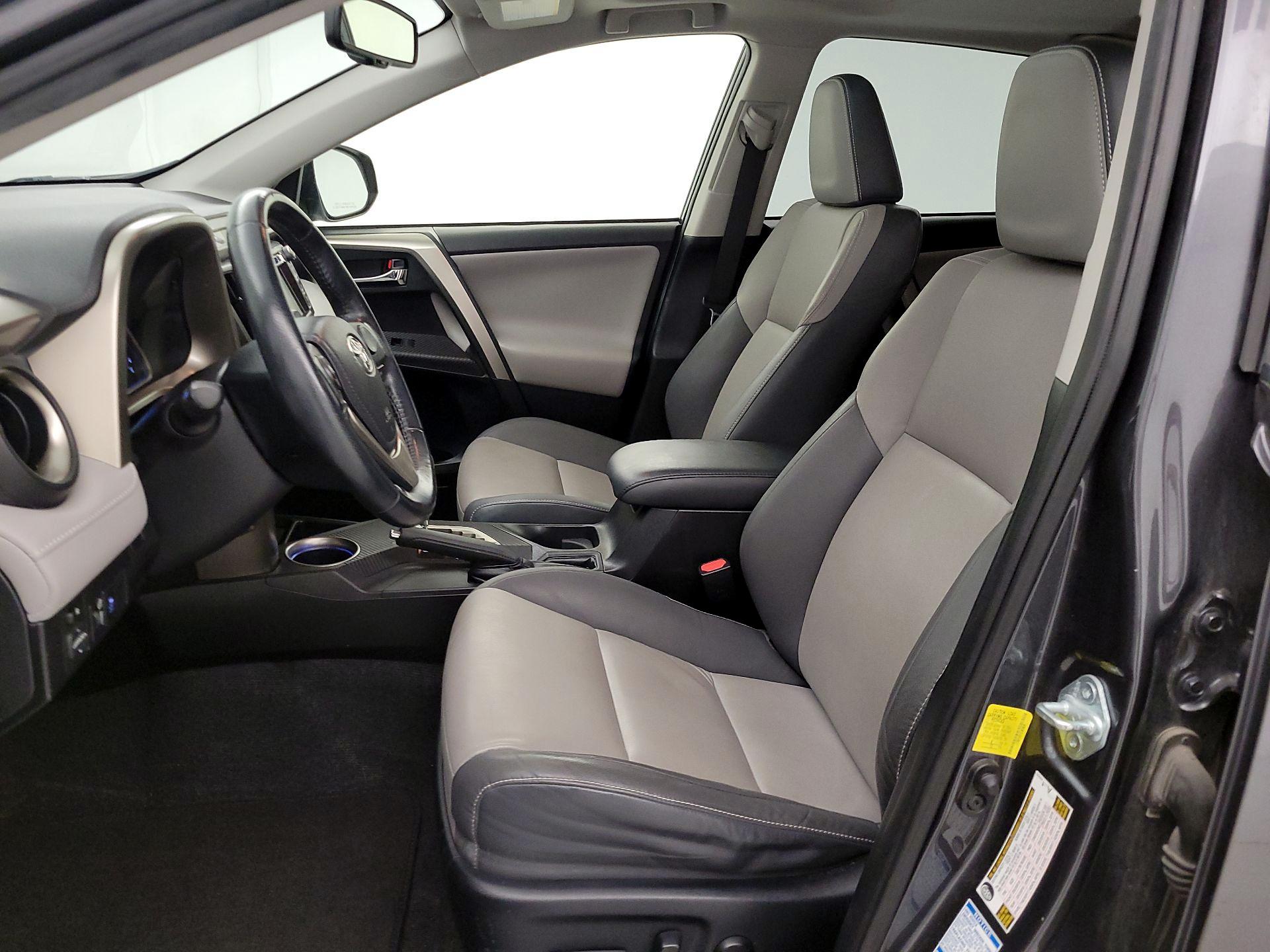 Thumbnail: 2015 Toyota RAV4 - 11