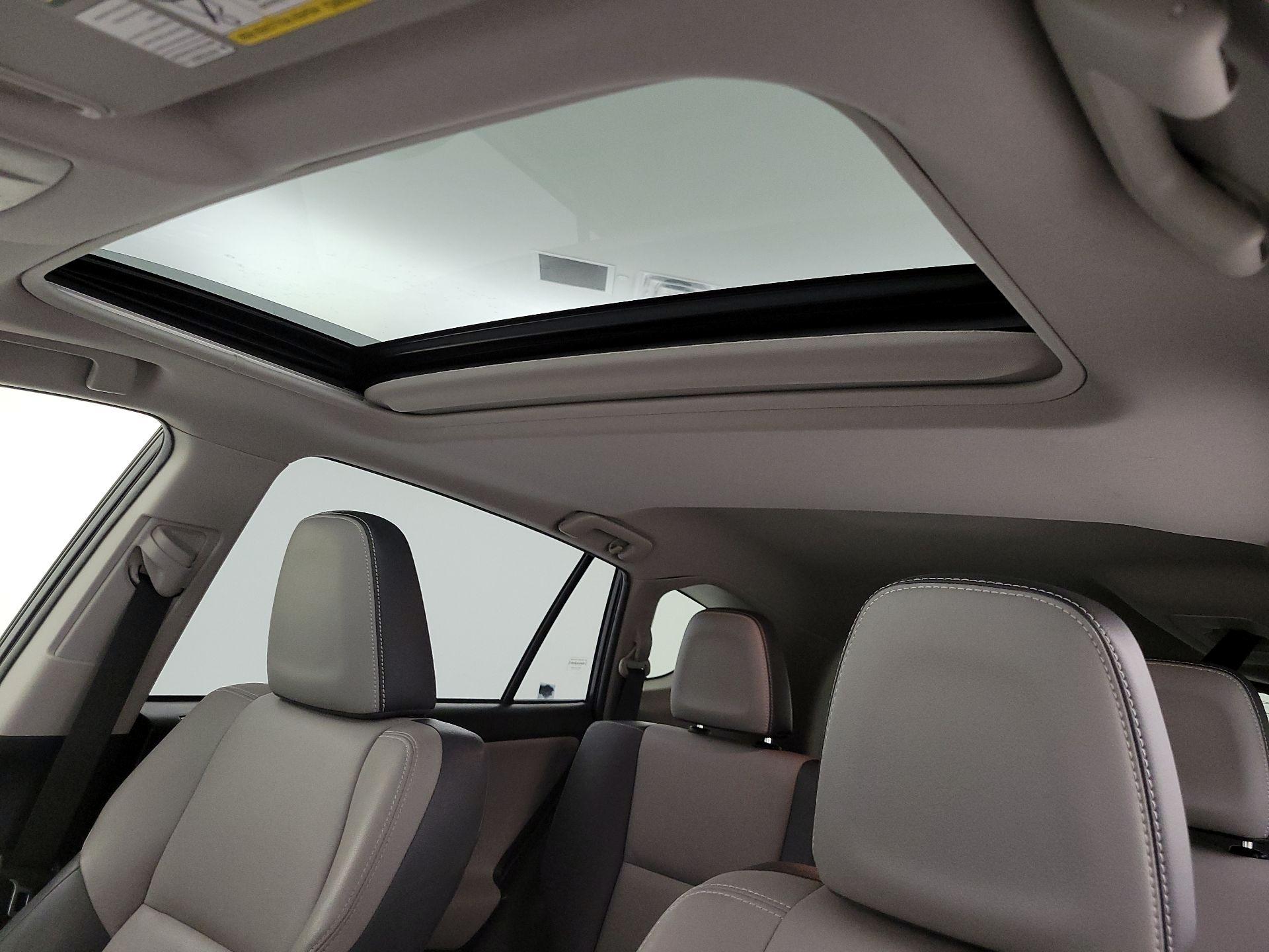 Thumbnail: 2015 Toyota RAV4 - 20