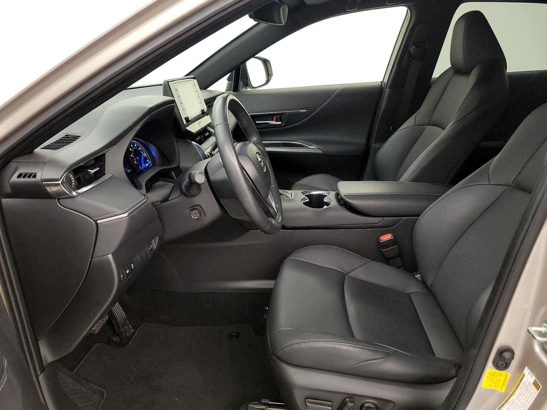 Thumbnail: 2022 Toyota Venza - 11