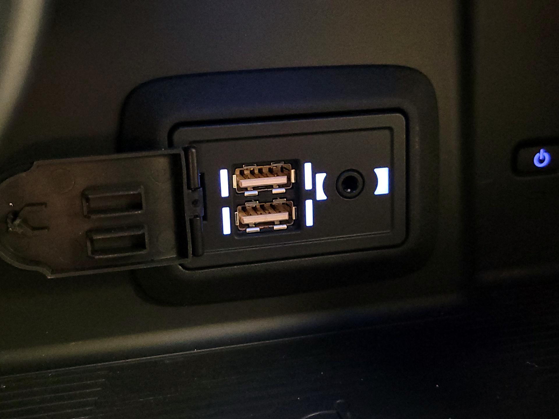 Thumbnail: 2022 Toyota Venza - 18