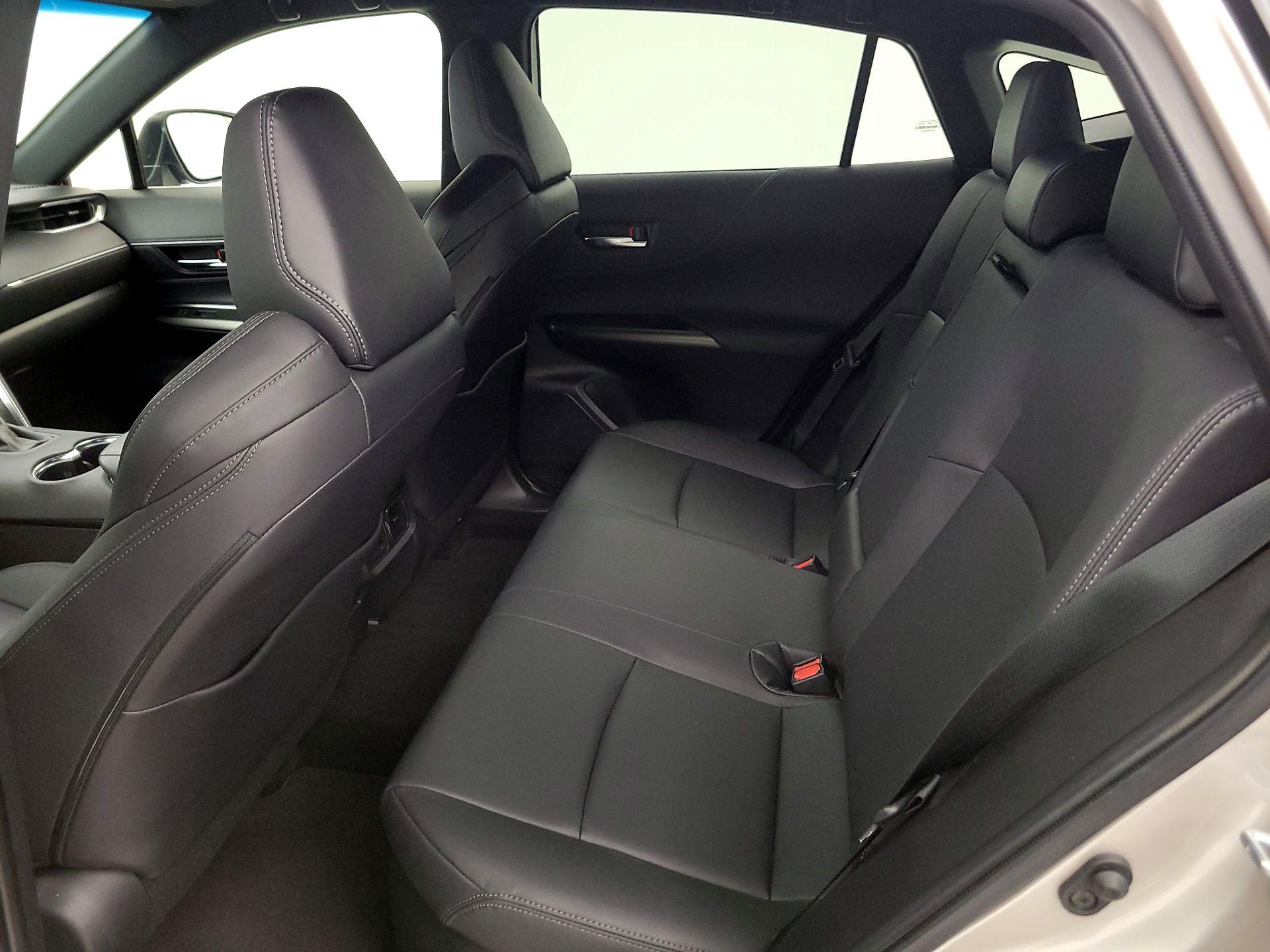 Thumbnail: 2022 Toyota Venza - 19