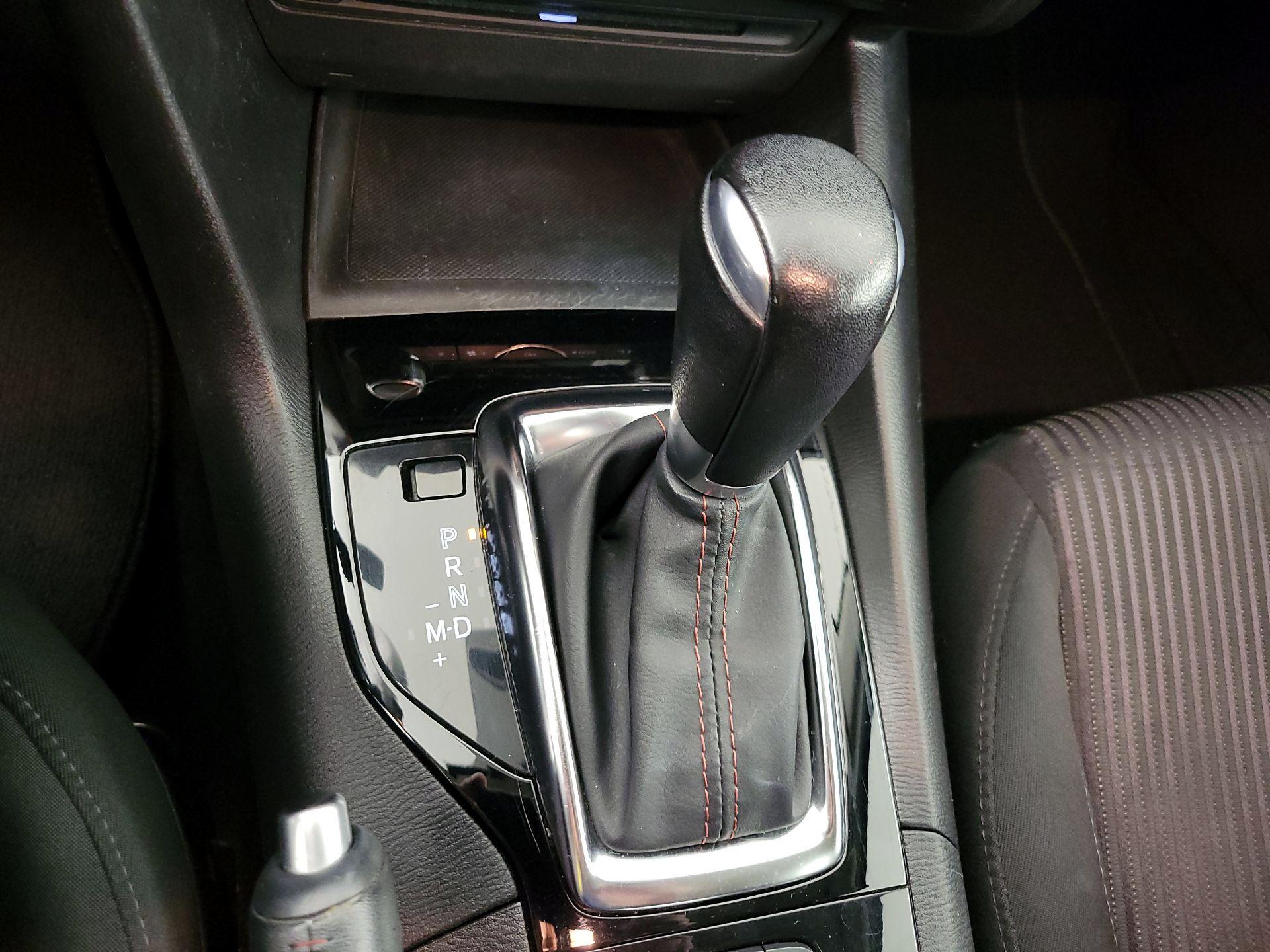 Thumbnail: 2016 Mazda Mazda3 - 17