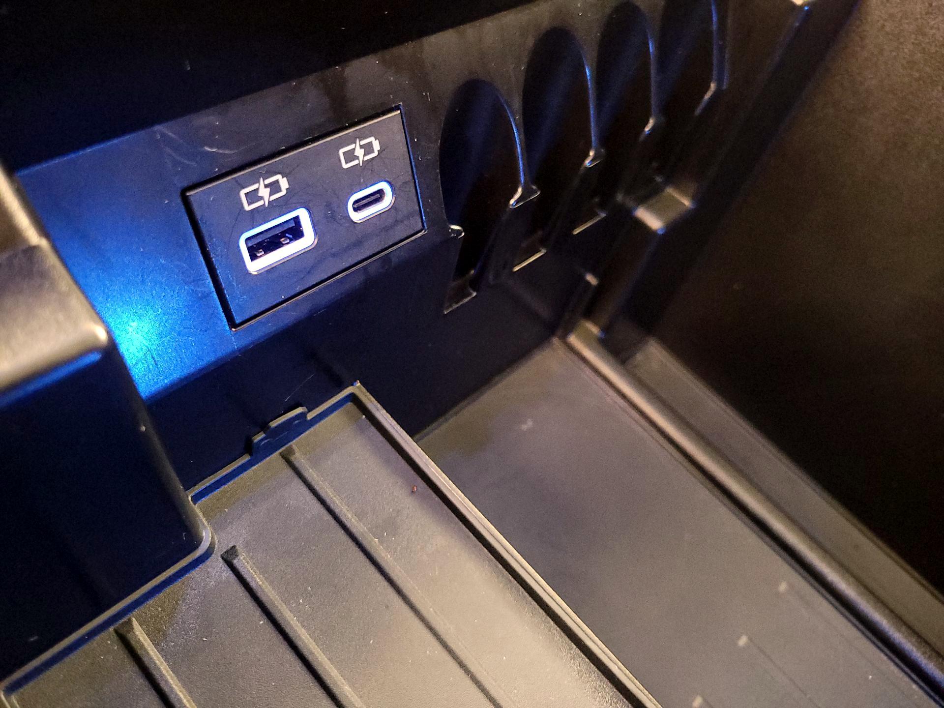 Thumbnail: 2024 Toyota Tundra - 18