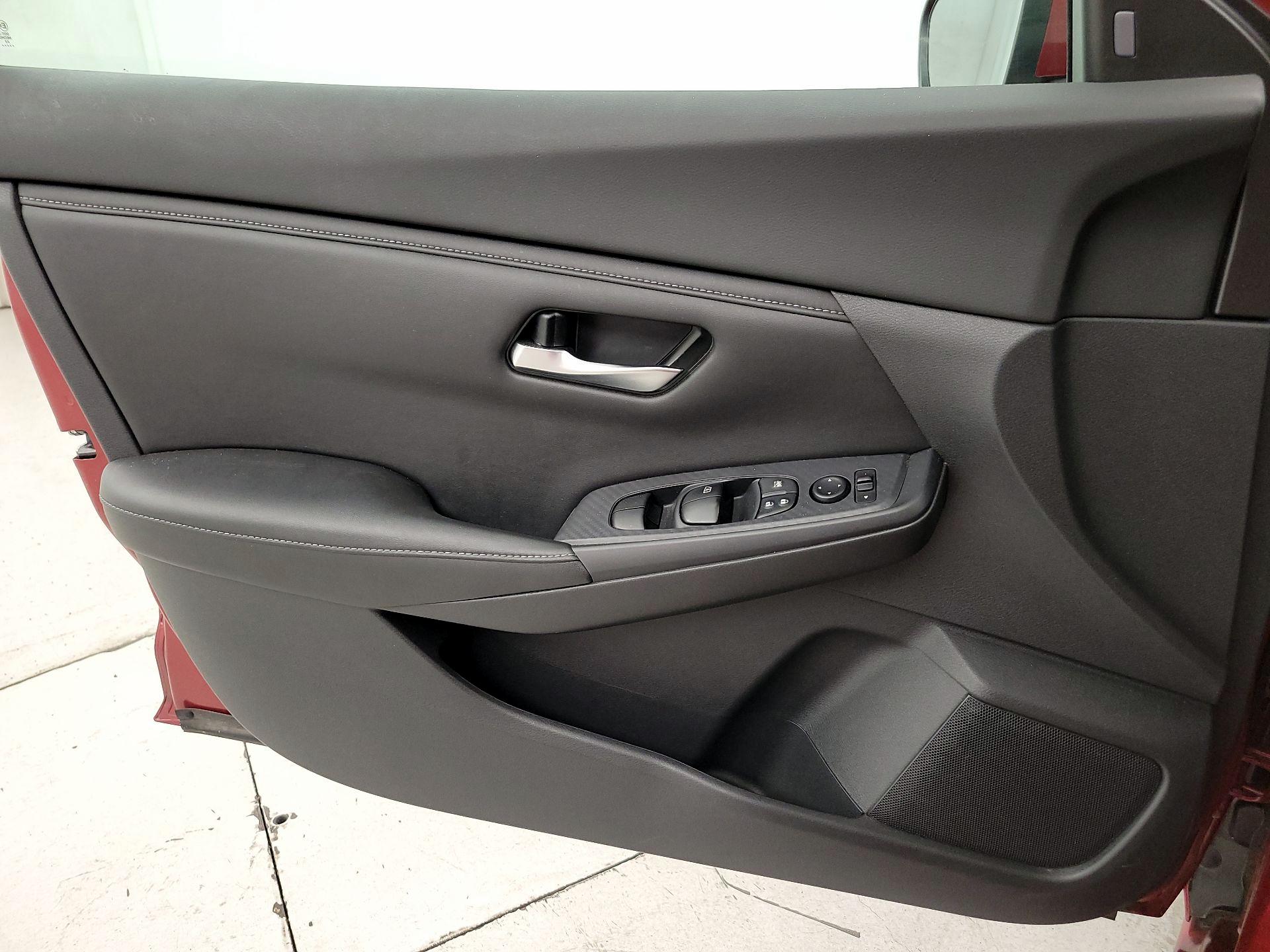 Thumbnail: 2021 Nissan Sentra - 12