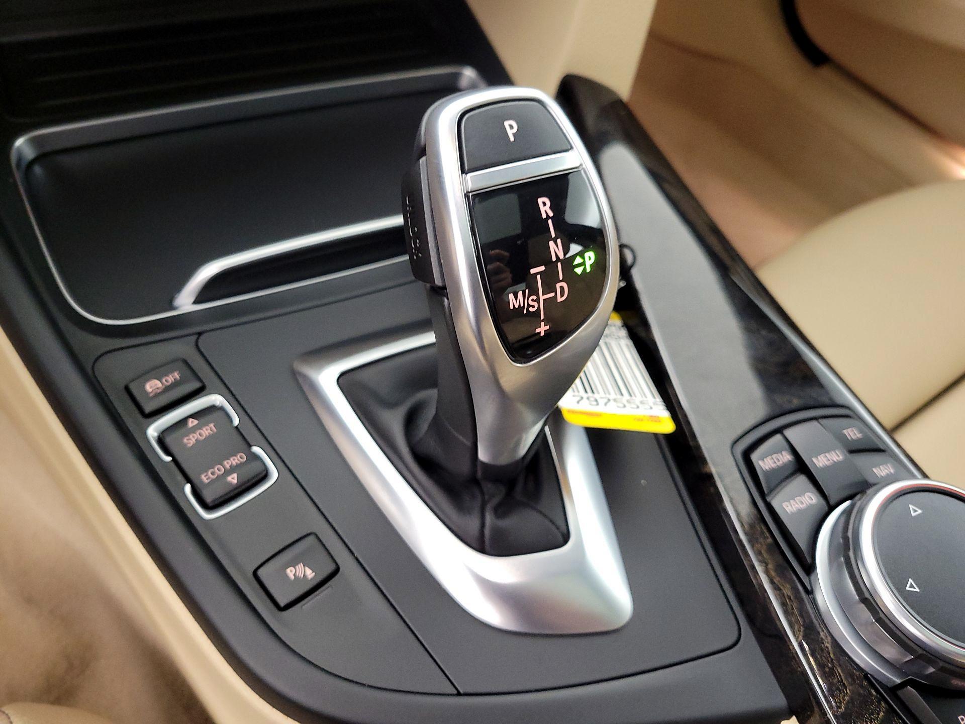 Thumbnail: 2016 BMW 3 Series - 18