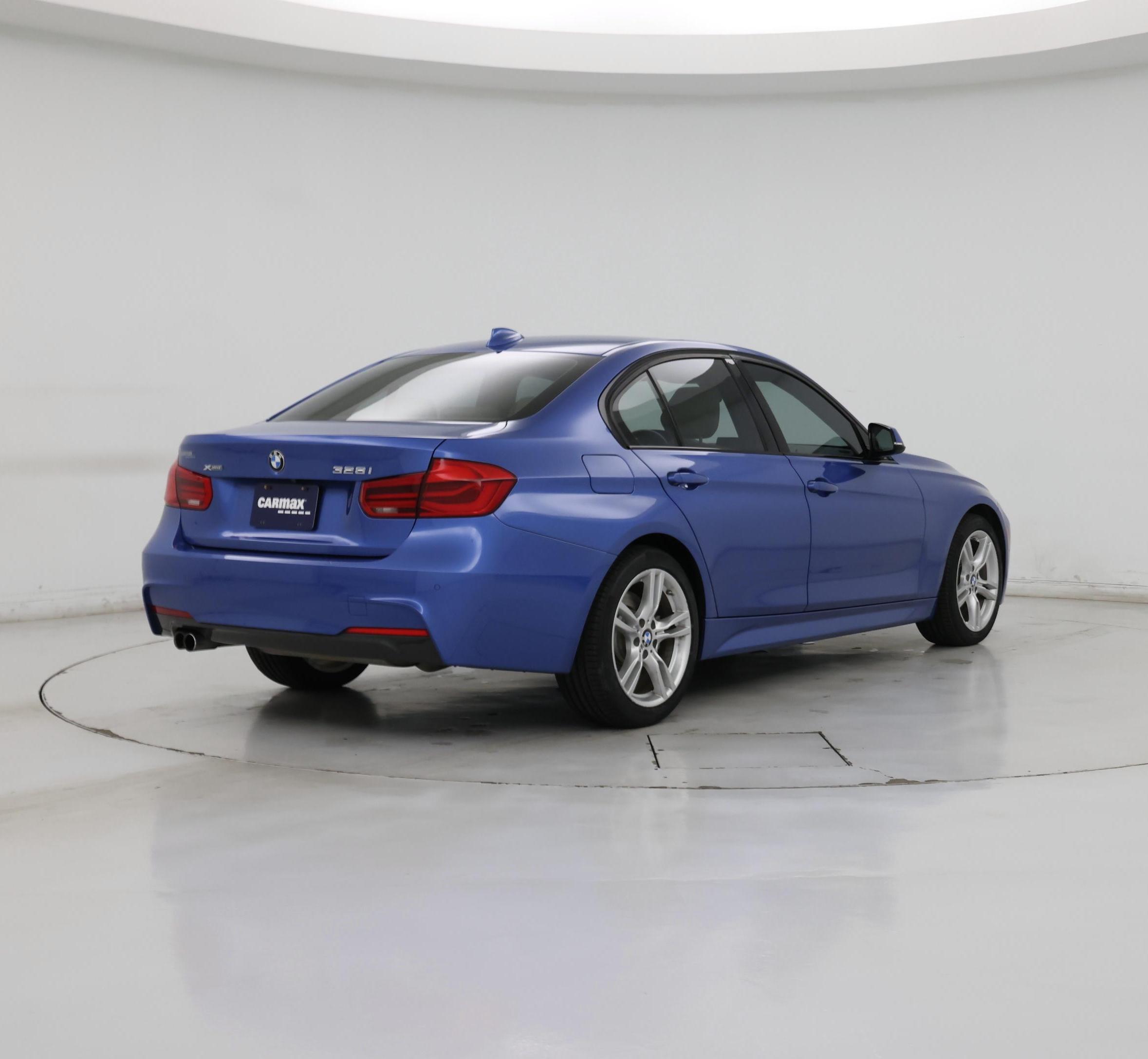Thumbnail: 2016 BMW 3 Series - 8