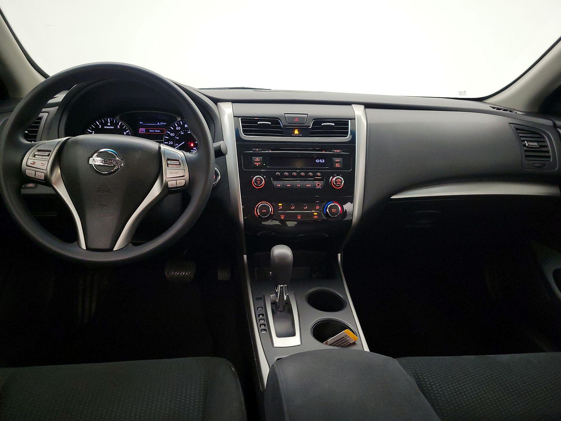 Thumbnail: 2015 Nissan Altima - 9