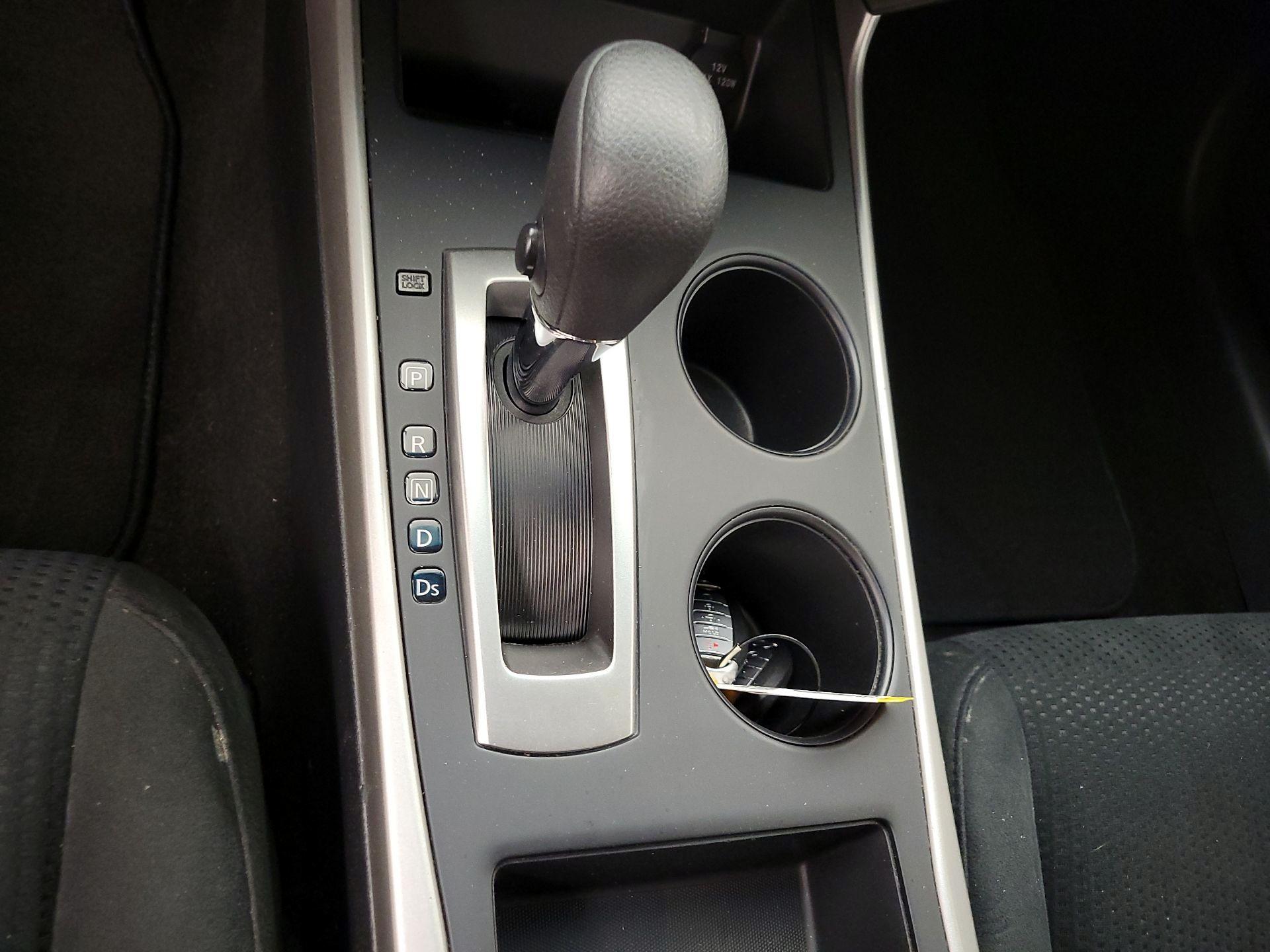 Thumbnail: 2015 Nissan Altima - 16