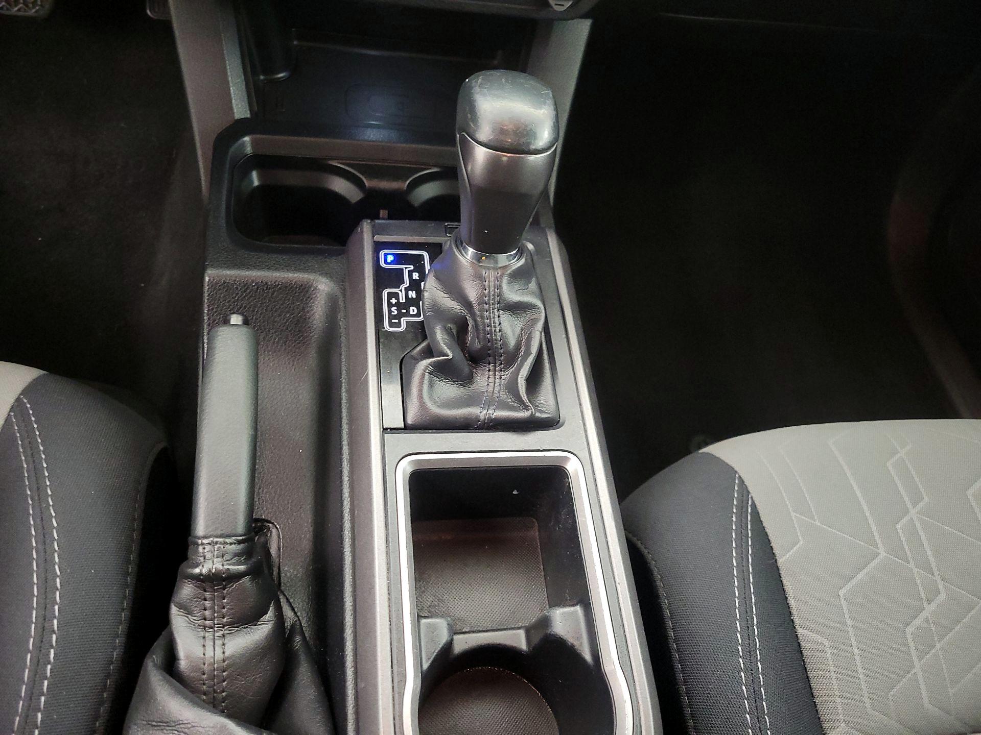 Thumbnail: 2020 Toyota Tacoma - 17