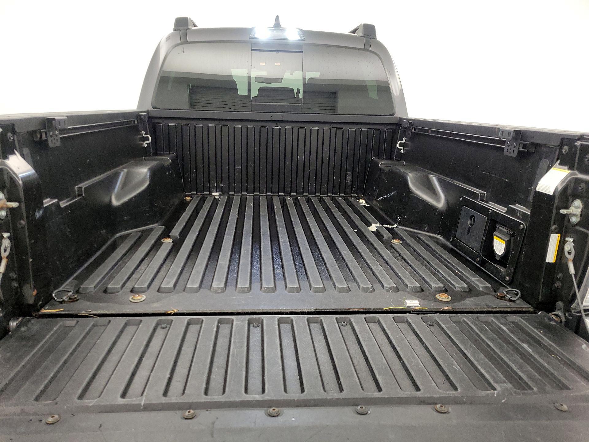 Thumbnail: 2020 Toyota Tacoma - 20