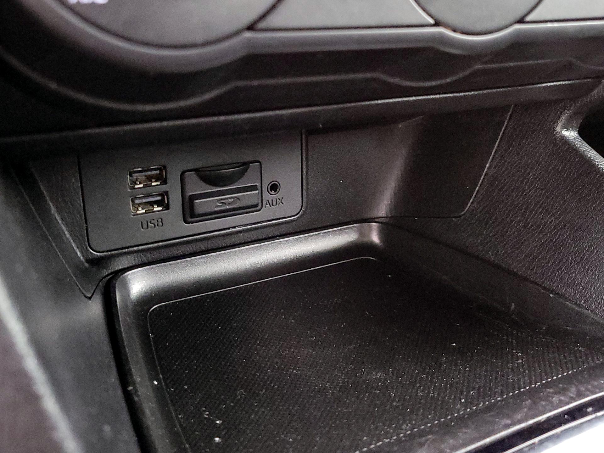 Thumbnail: 2015 Mazda Mazda3 - 19