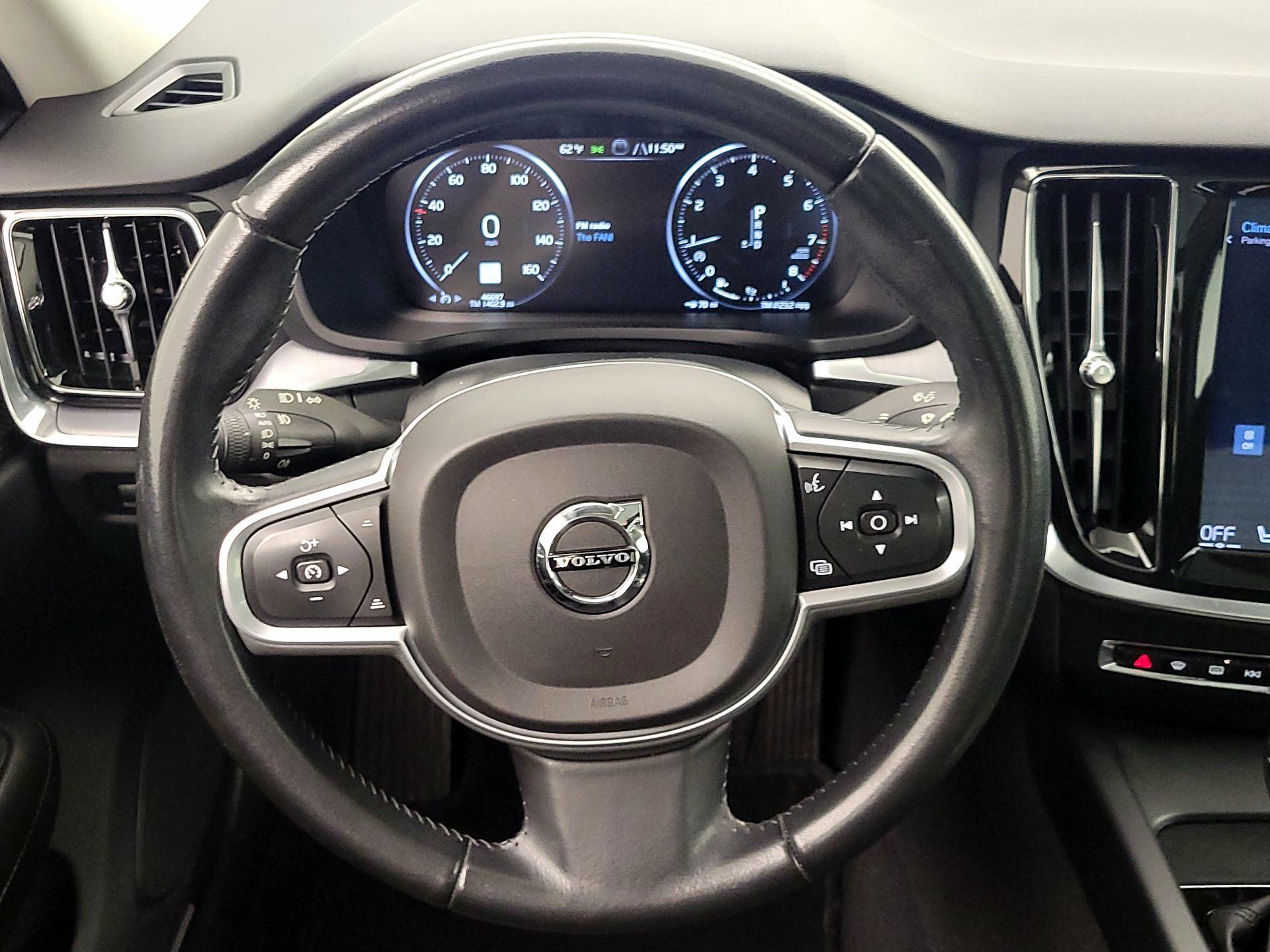 Thumbnail: 2019 Volvo S60 - 10