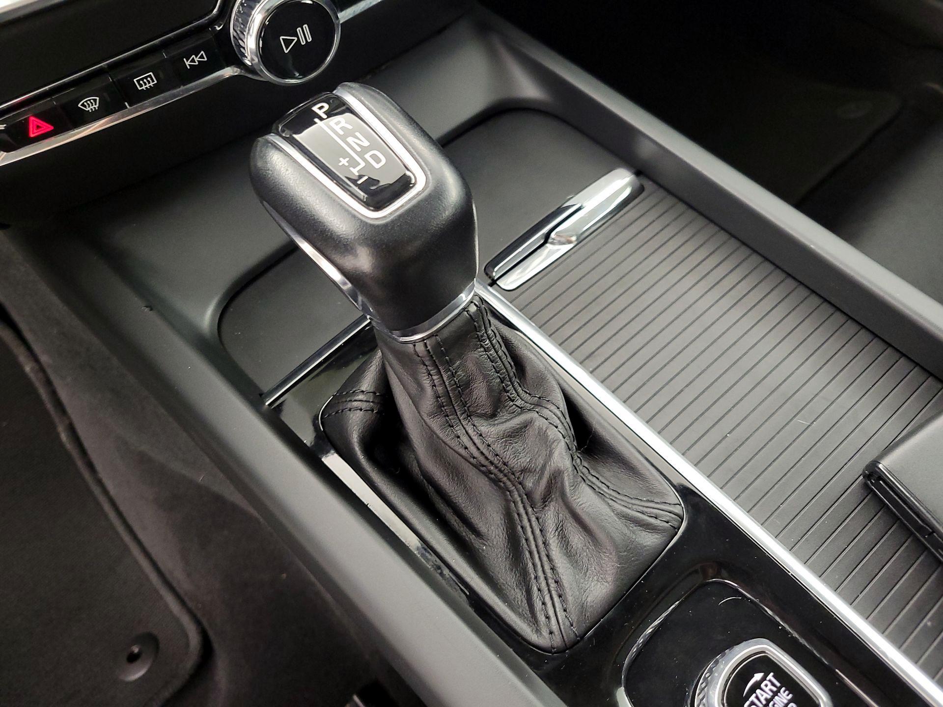 Thumbnail: 2019 Volvo S60 - 18