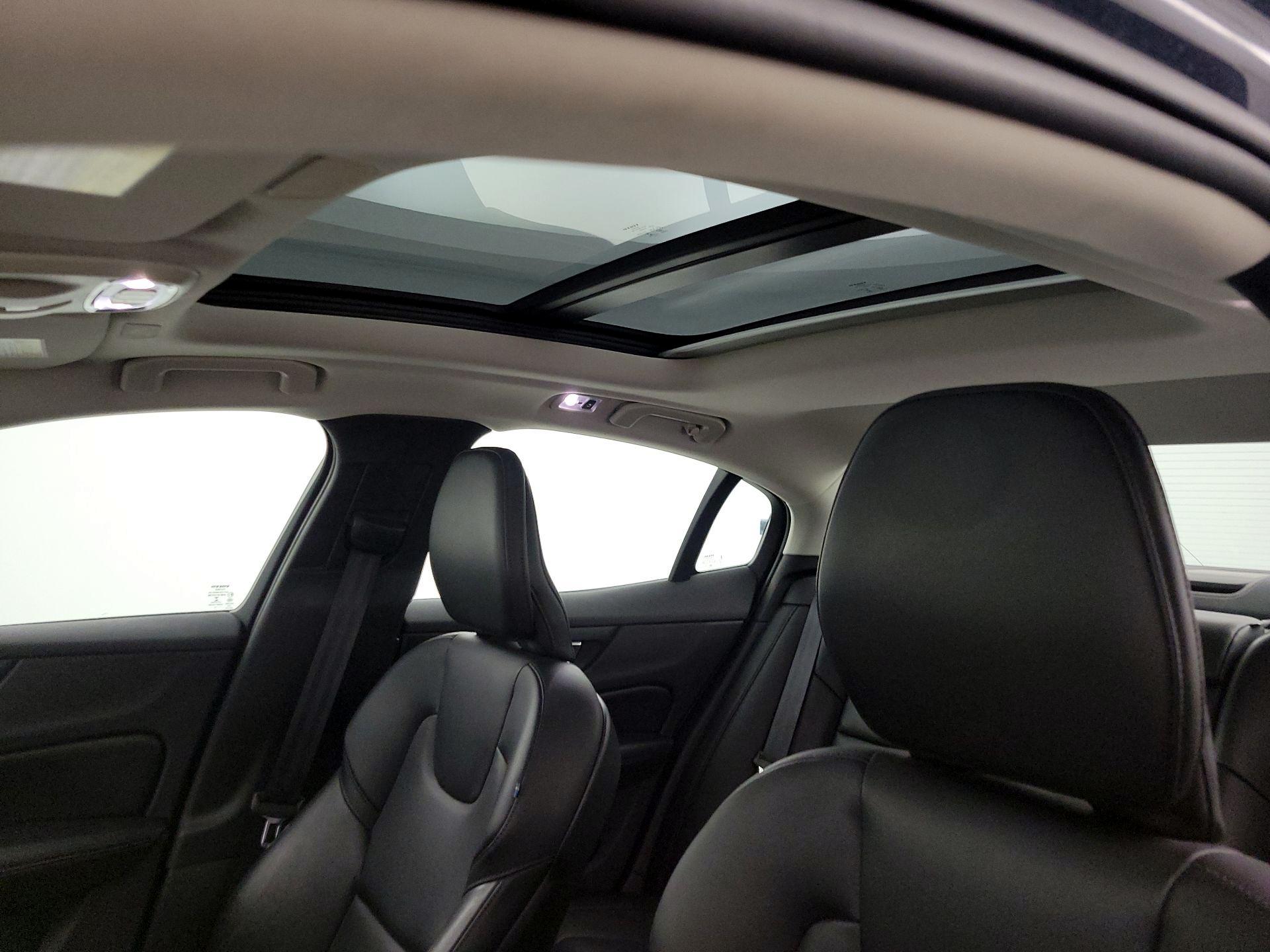 Thumbnail: 2019 Volvo S60 - 20