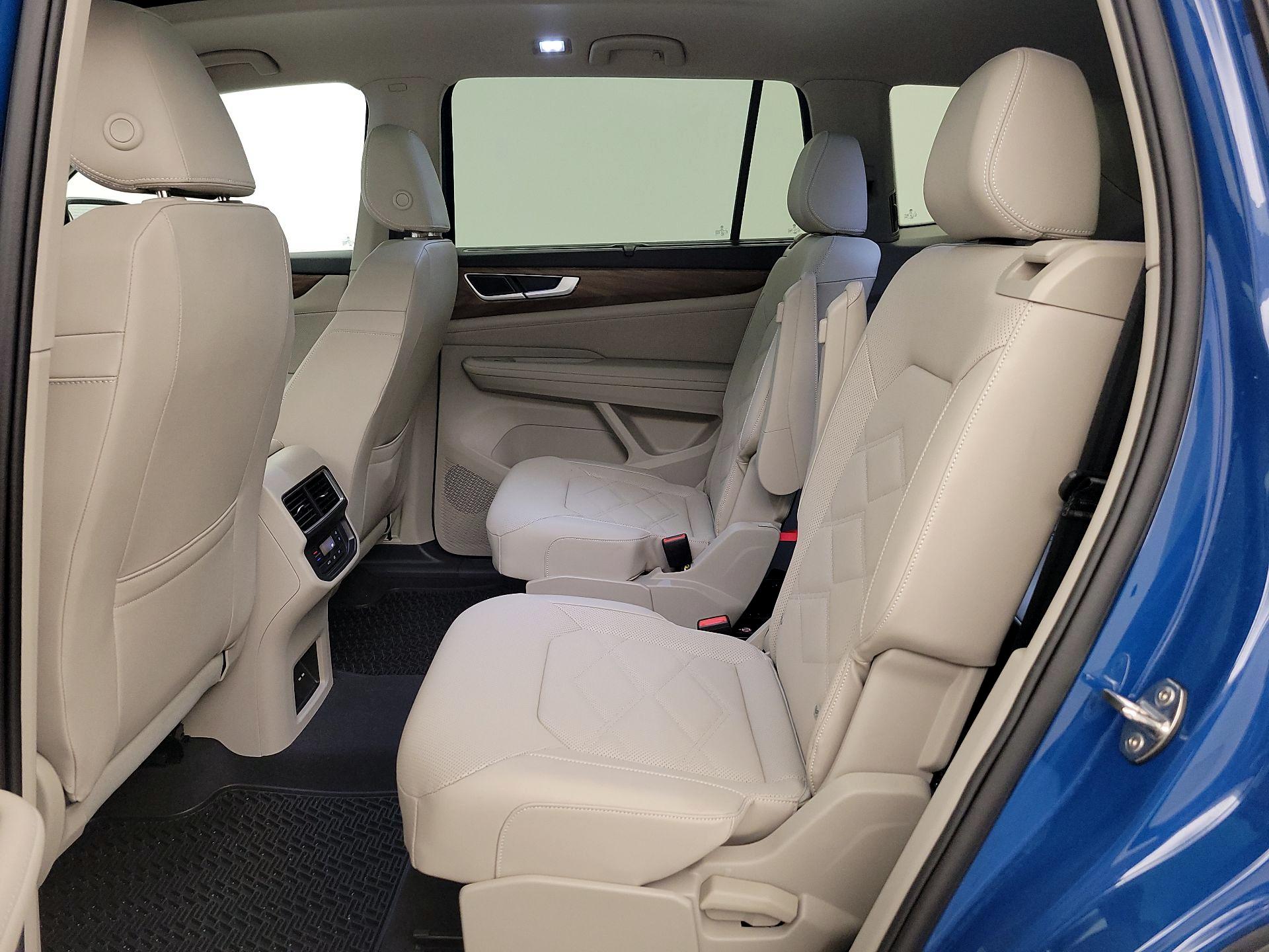 Thumbnail: 2025 Volkswagen Atlas - 20