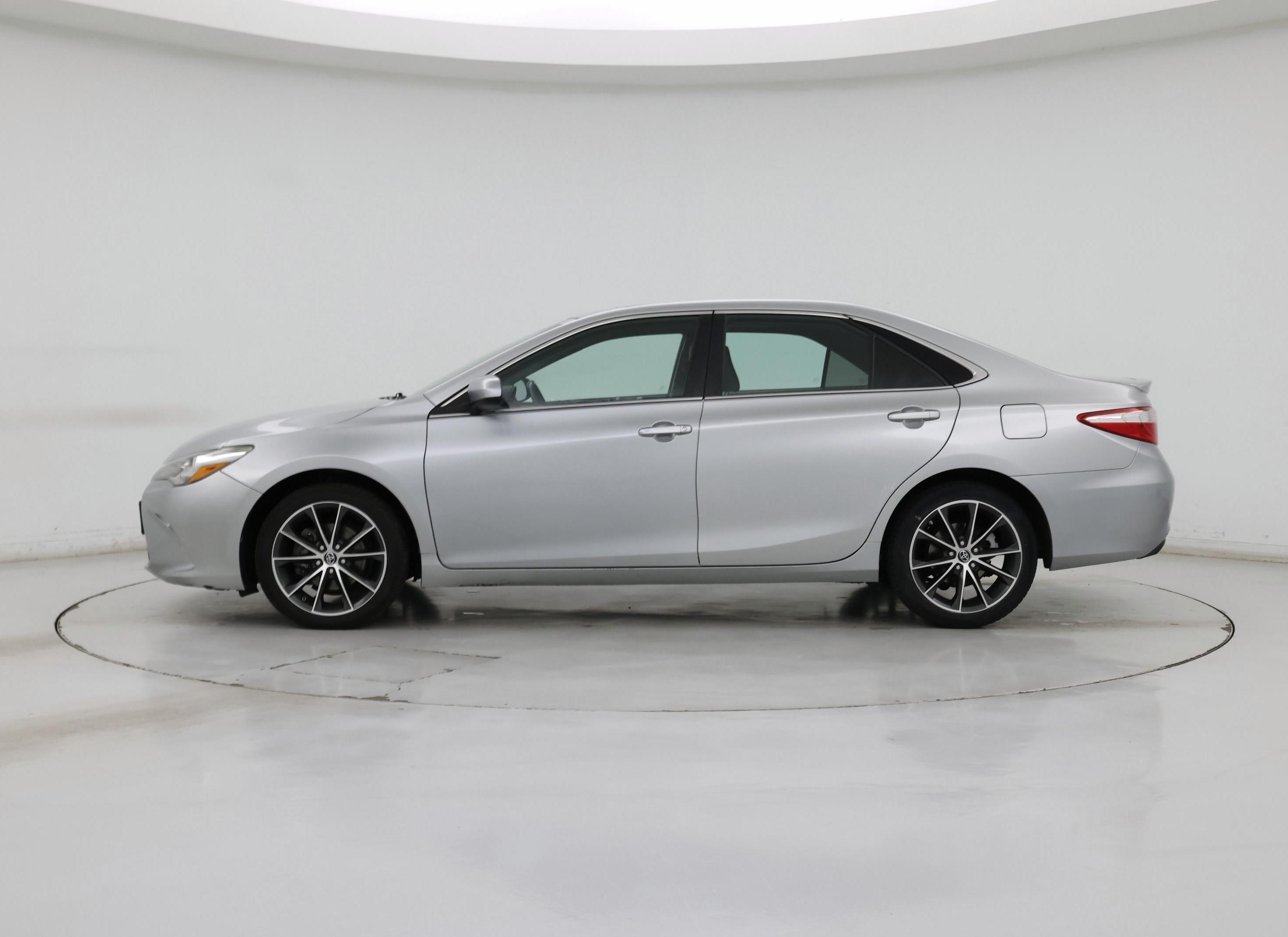 Thumbnail: 2015 Toyota Camry - 3