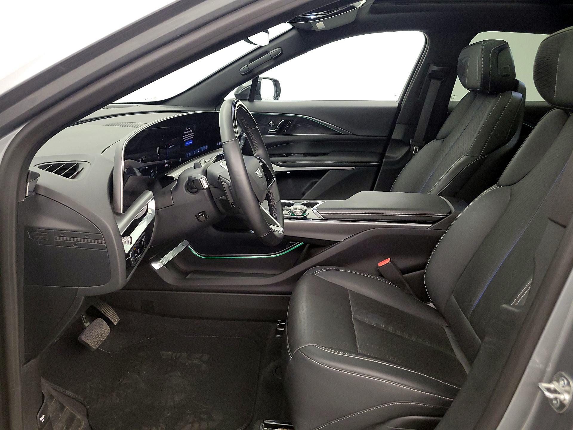 Thumbnail: 2024 Cadillac Lyriq - 11