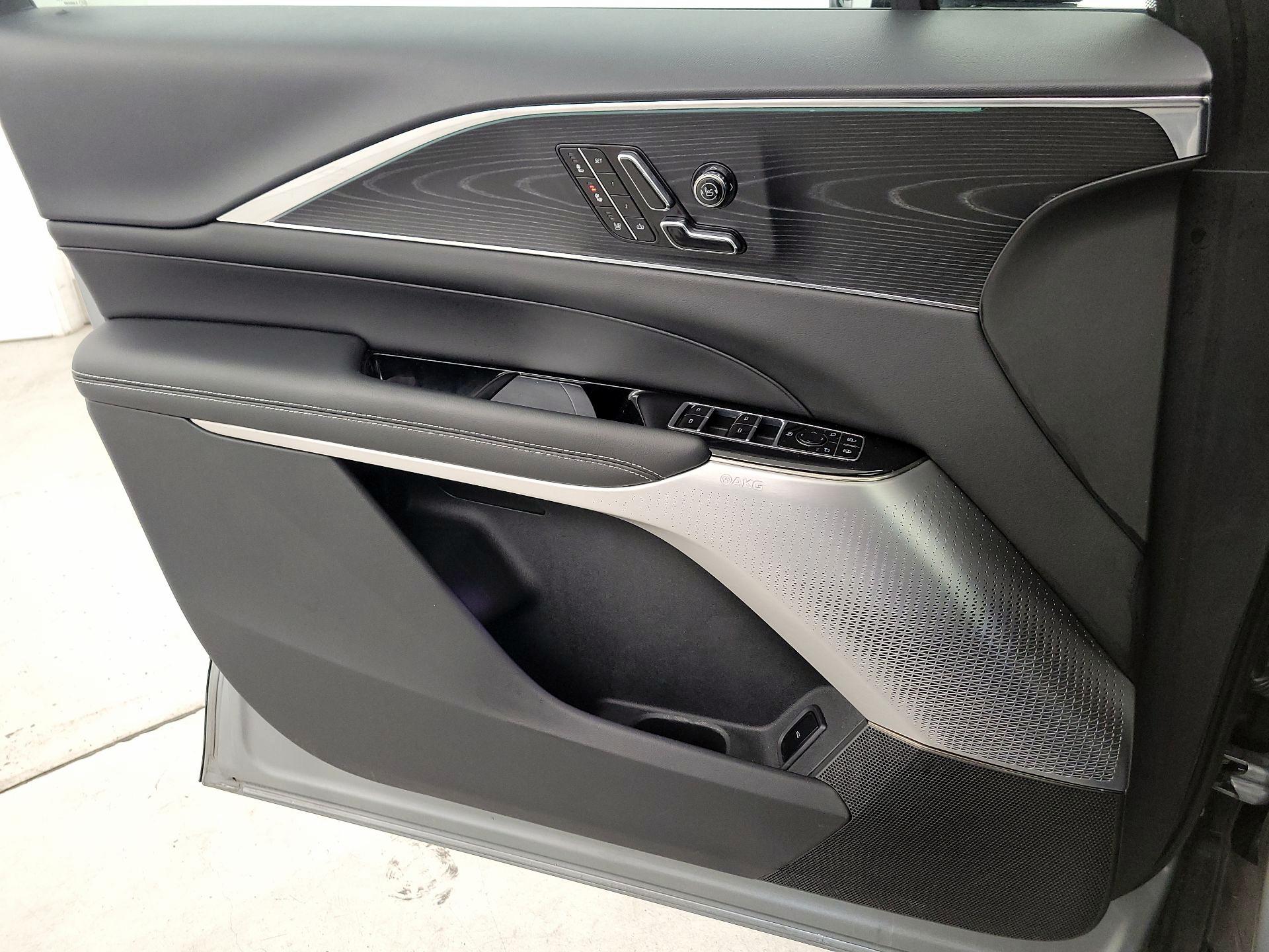 Thumbnail: 2024 Cadillac Lyriq - 12