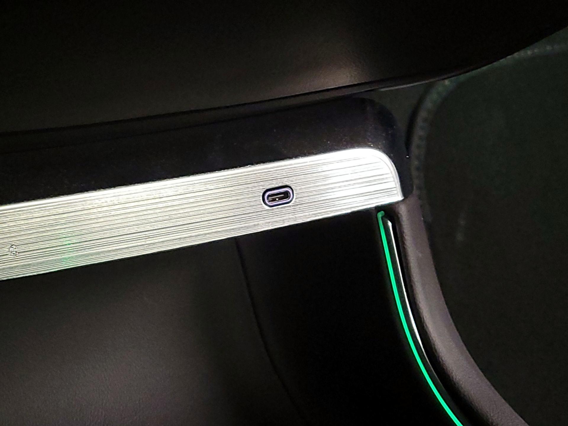 Thumbnail: 2024 Cadillac Lyriq - 18