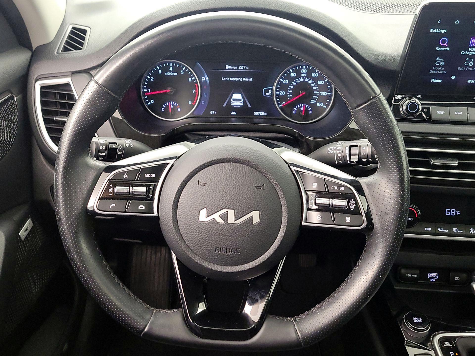 Thumbnail: 2023 Kia Seltos - 10