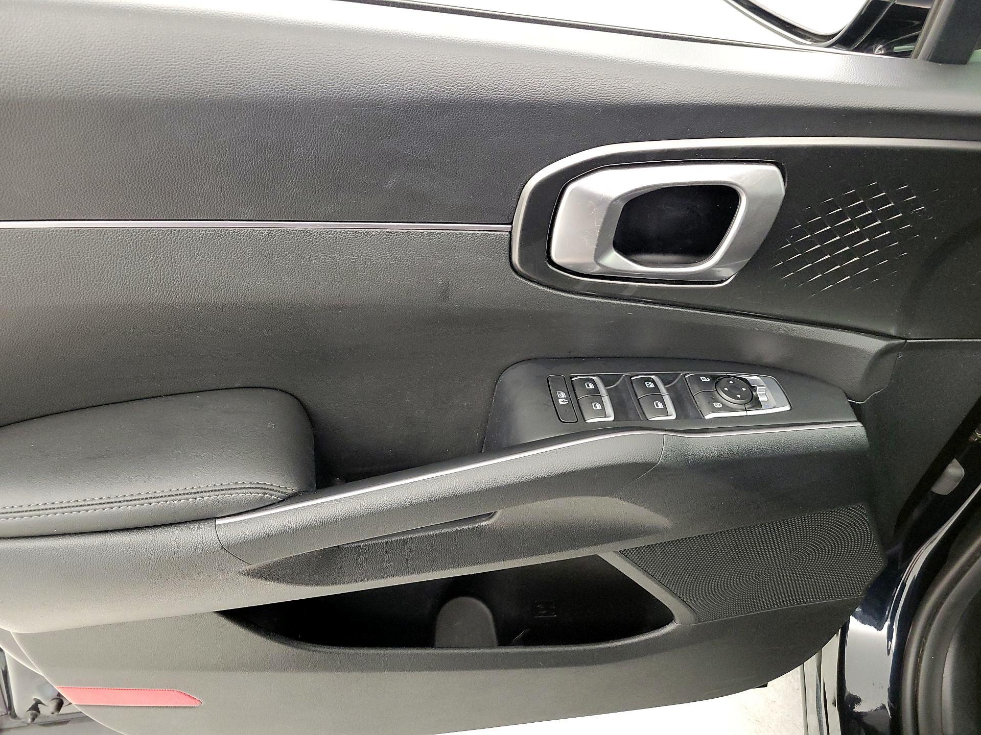 Thumbnail: 2022 Kia Sorento - 12