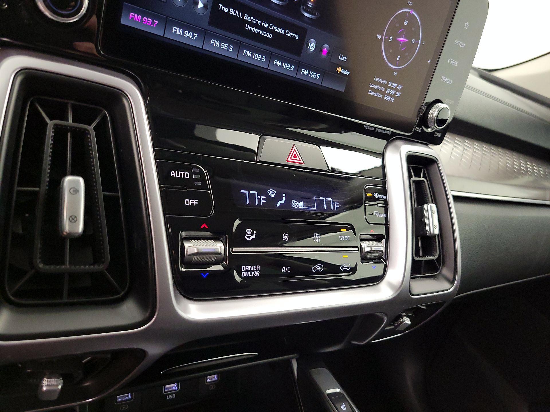 Thumbnail: 2022 Kia Sorento - 17