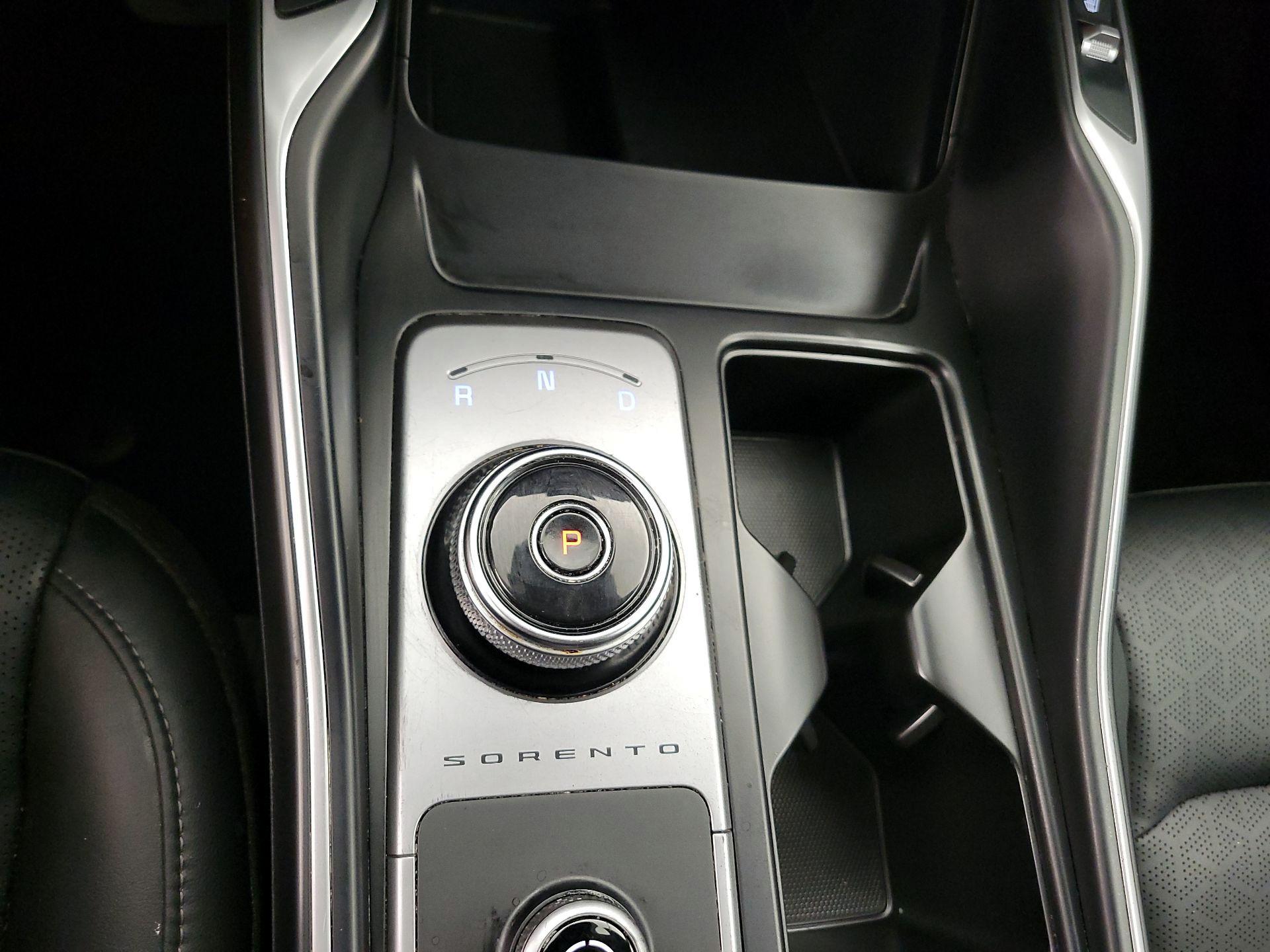 Thumbnail: 2022 Kia Sorento - 18