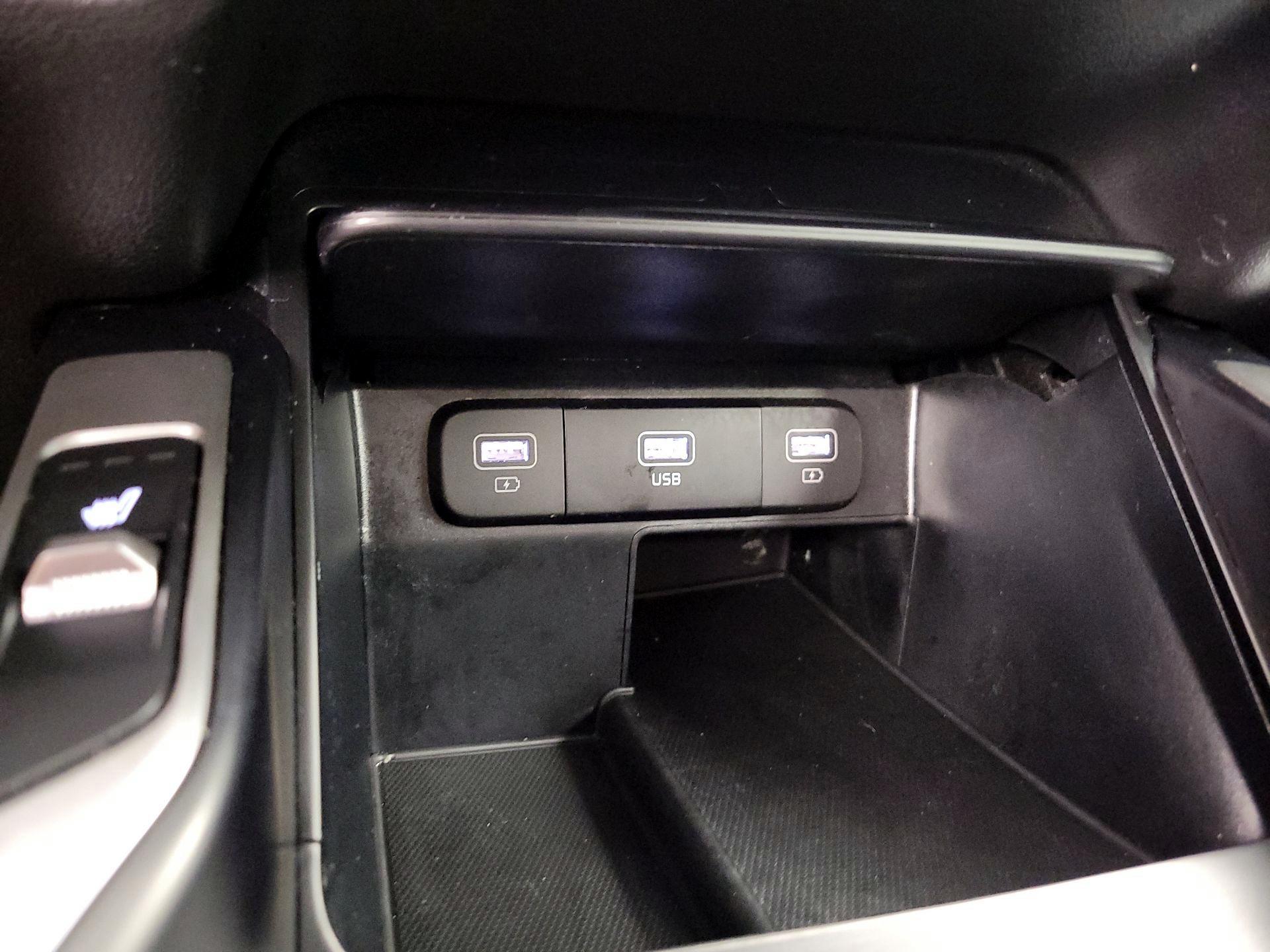 Thumbnail: 2022 Kia Sorento - 19