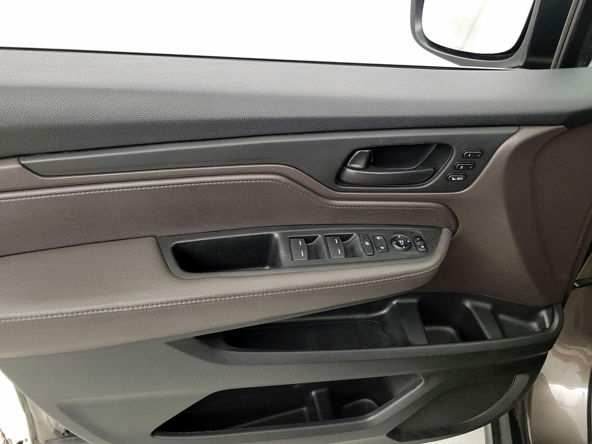 Thumbnail: 2019 Honda Odyssey - 12