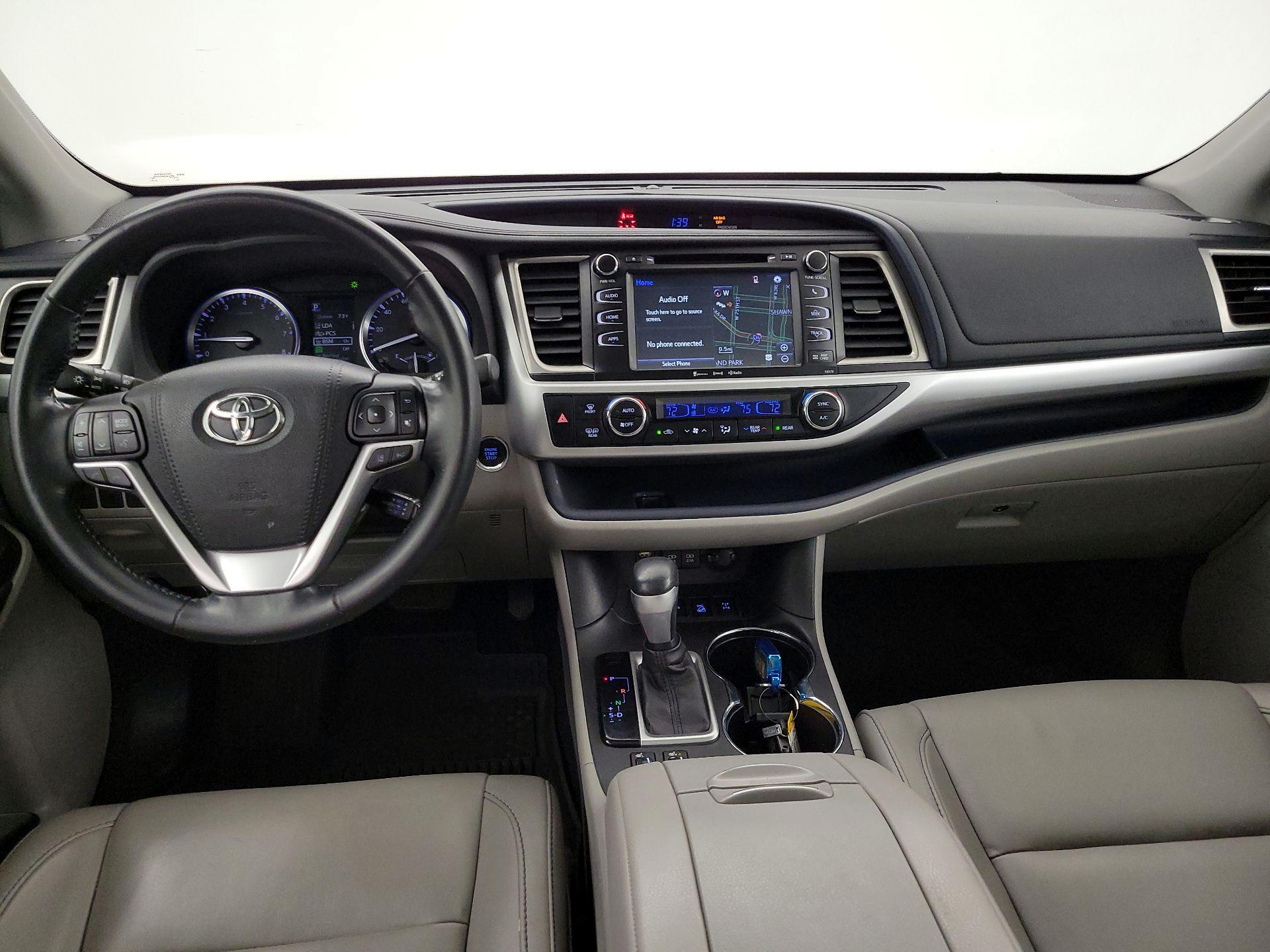 Thumbnail: 2017 Toyota Highlander - 9