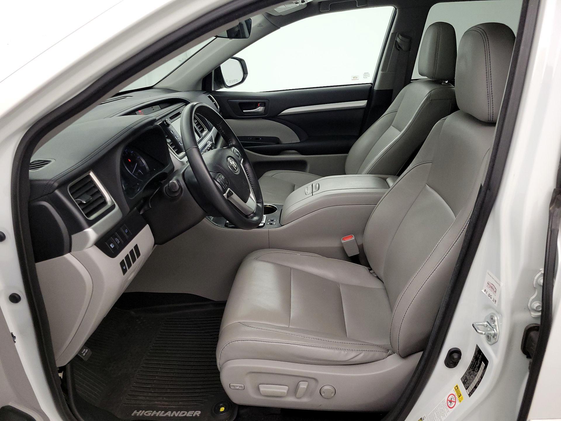 Thumbnail: 2017 Toyota Highlander - 11