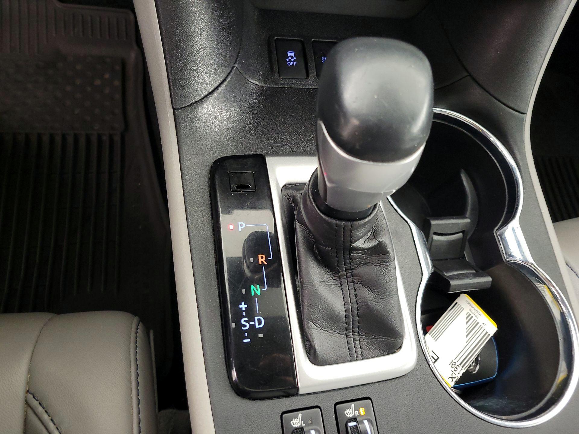 Thumbnail: 2017 Toyota Highlander - 17