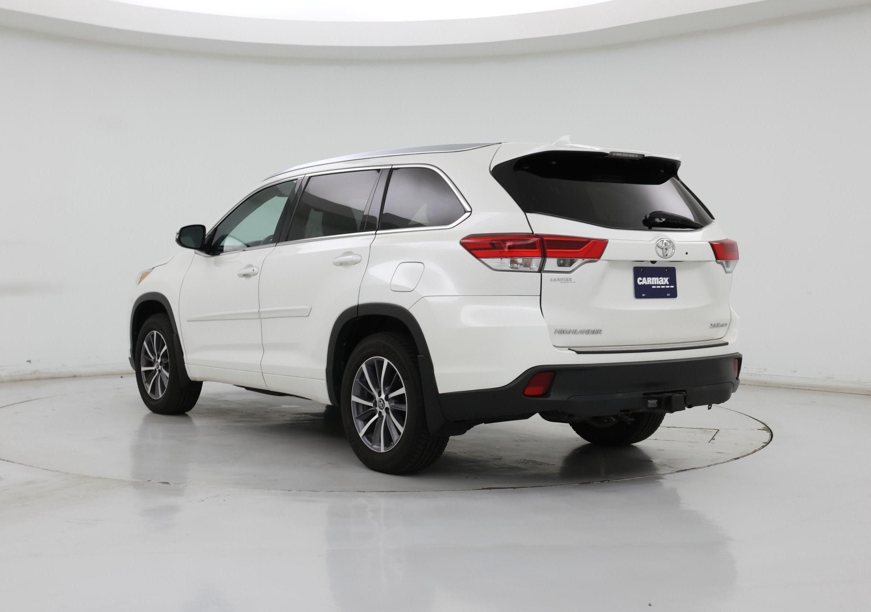 Thumbnail: 2017 Toyota Highlander - 2