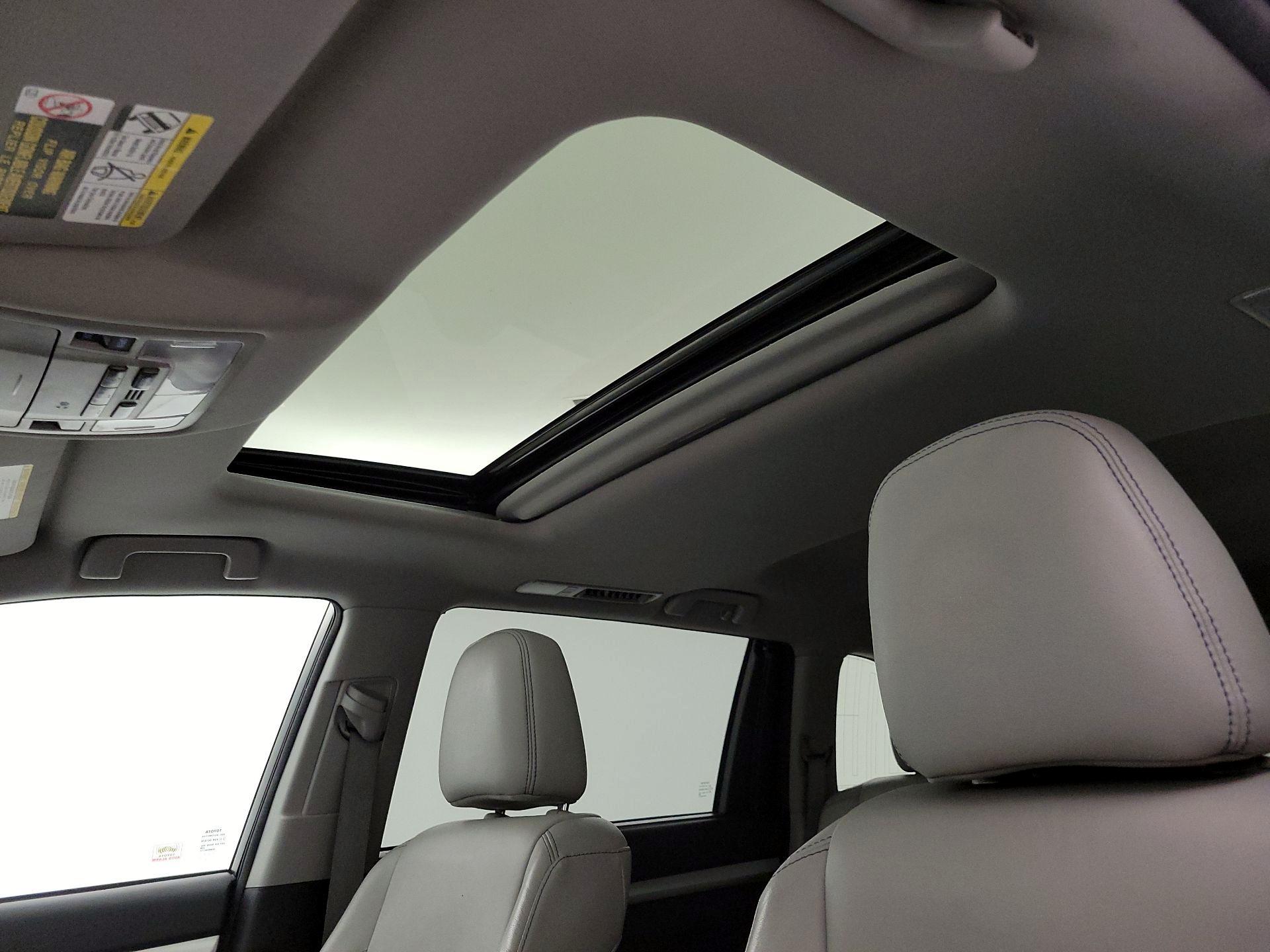 Thumbnail: 2017 Toyota Highlander - 19