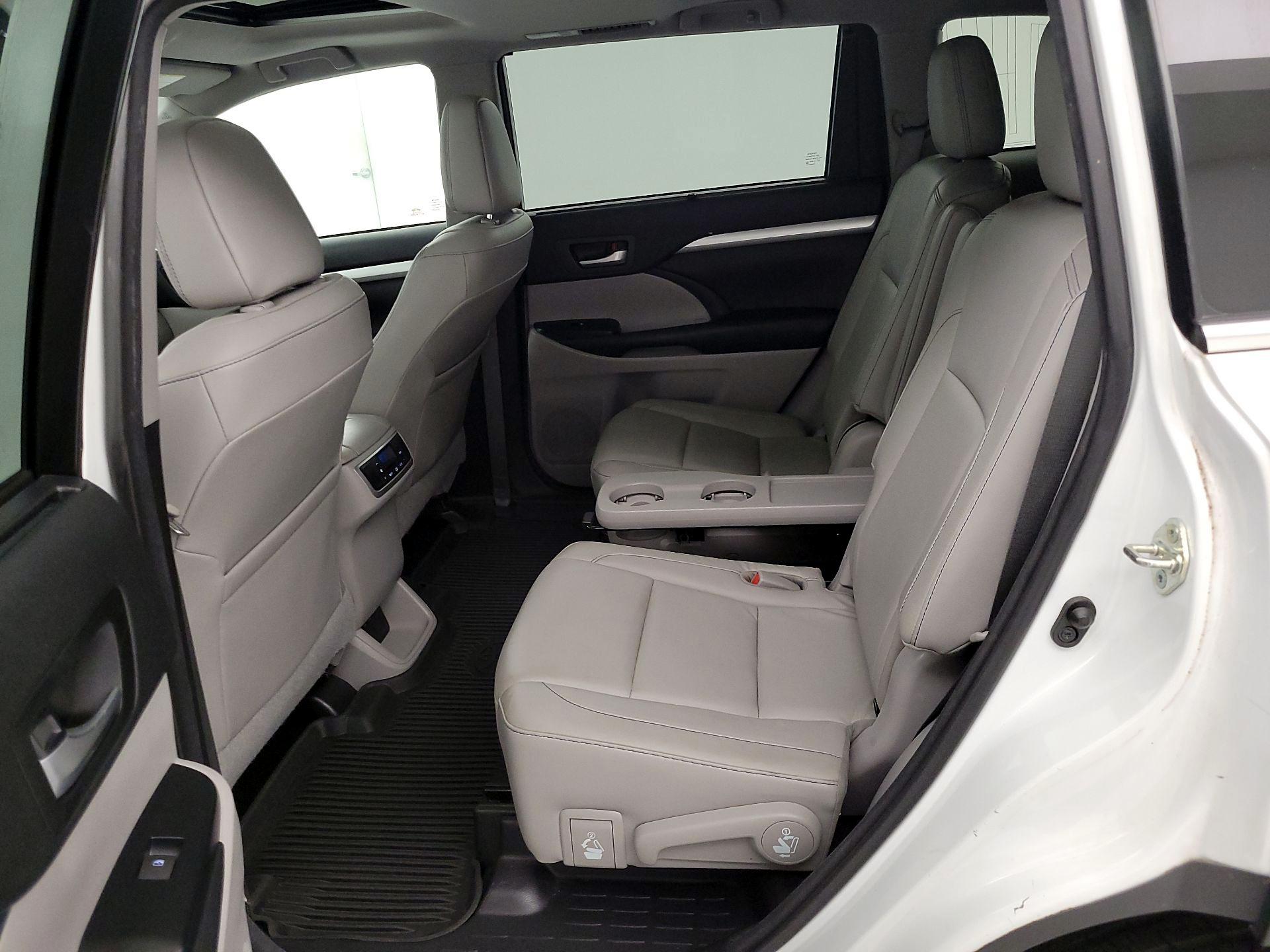 Thumbnail: 2017 Toyota Highlander - 20