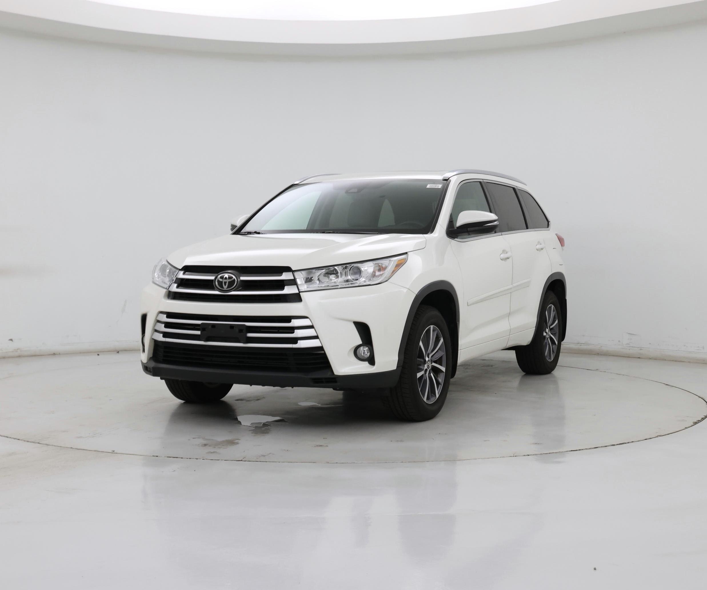 Thumbnail: 2017 Toyota Highlander - 4