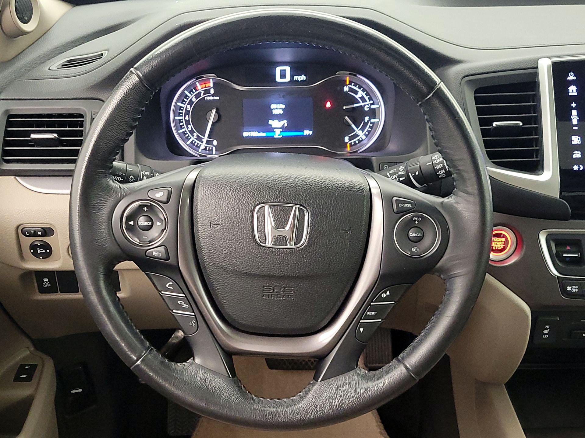 Thumbnail: 2017 Honda Pilot - 10