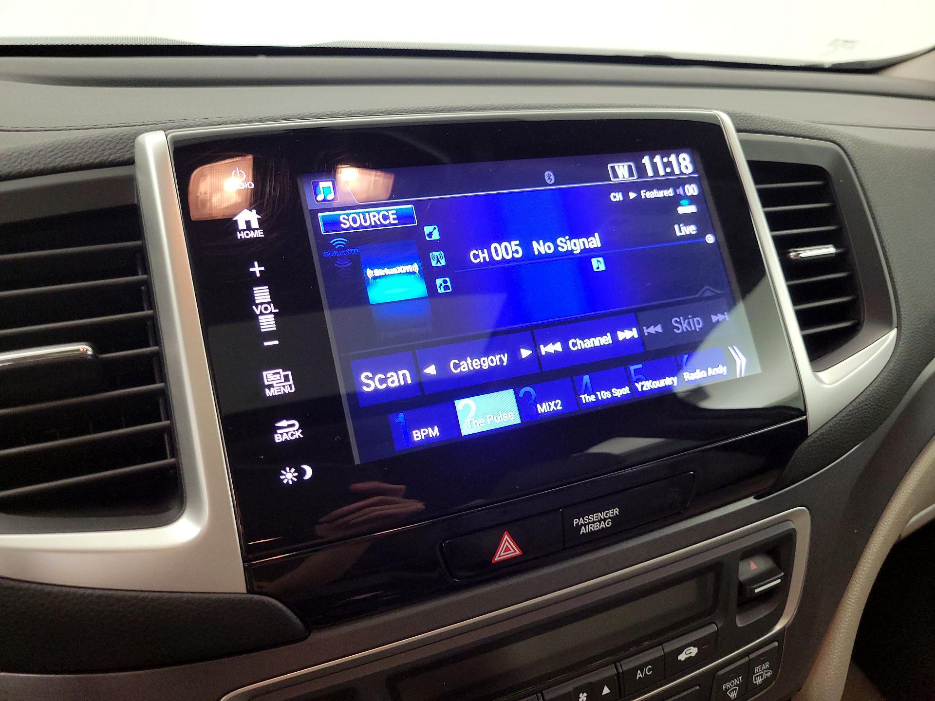 Thumbnail: 2017 Honda Pilot - 15