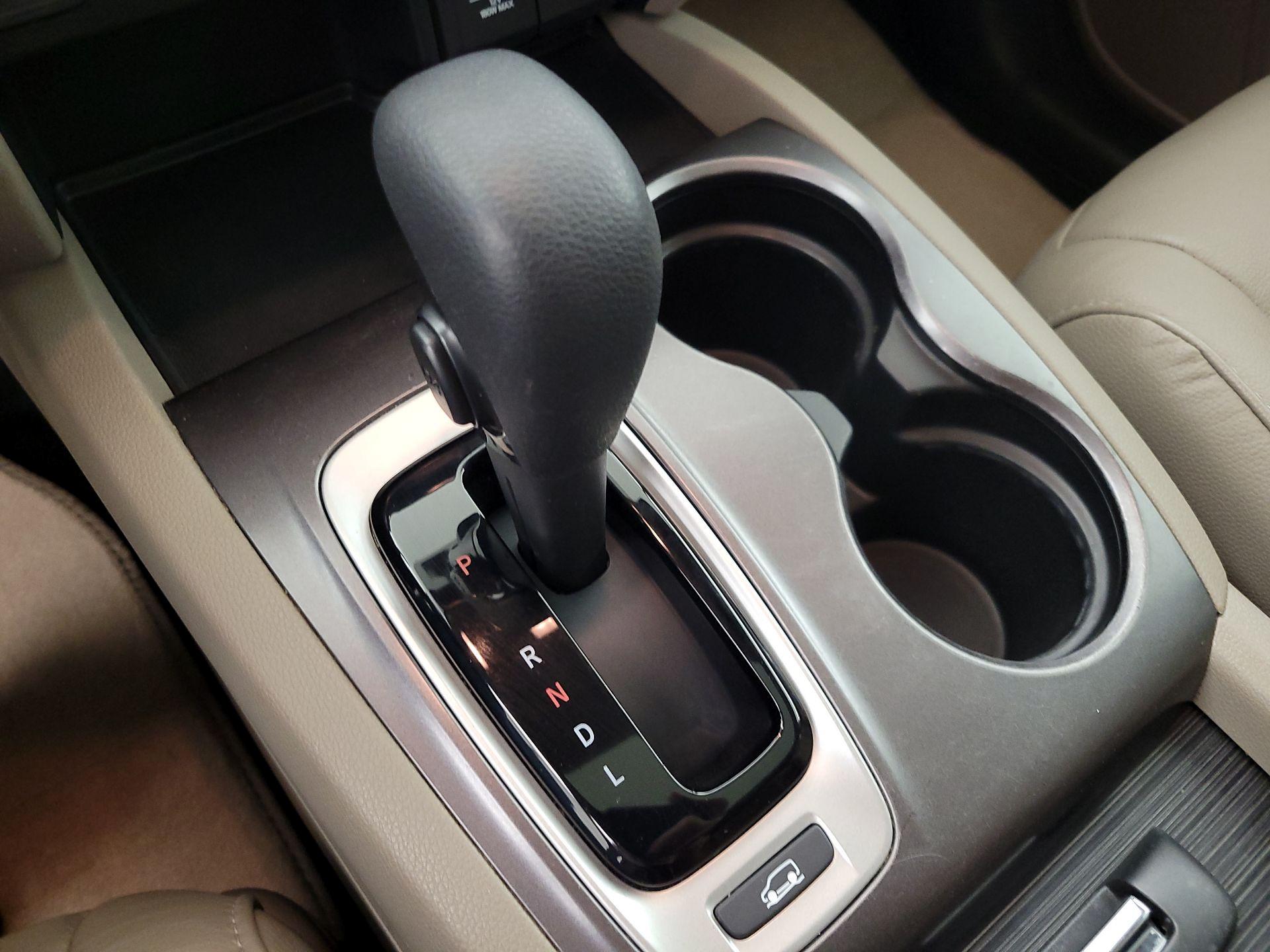 Thumbnail: 2017 Honda Pilot - 17