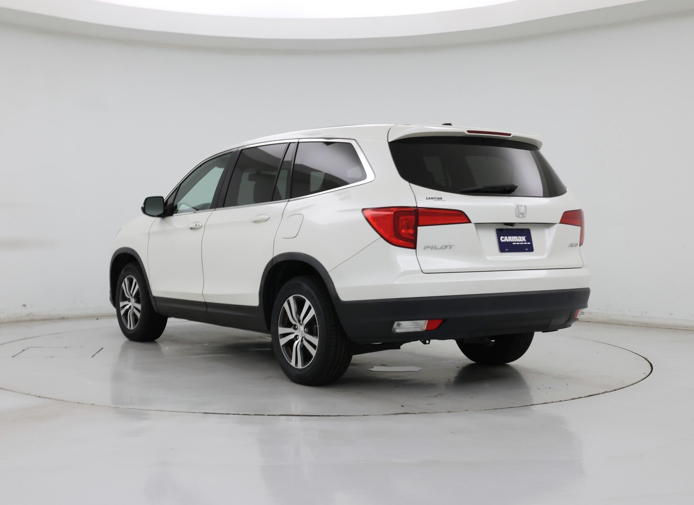 Thumbnail: 2017 Honda Pilot - 2