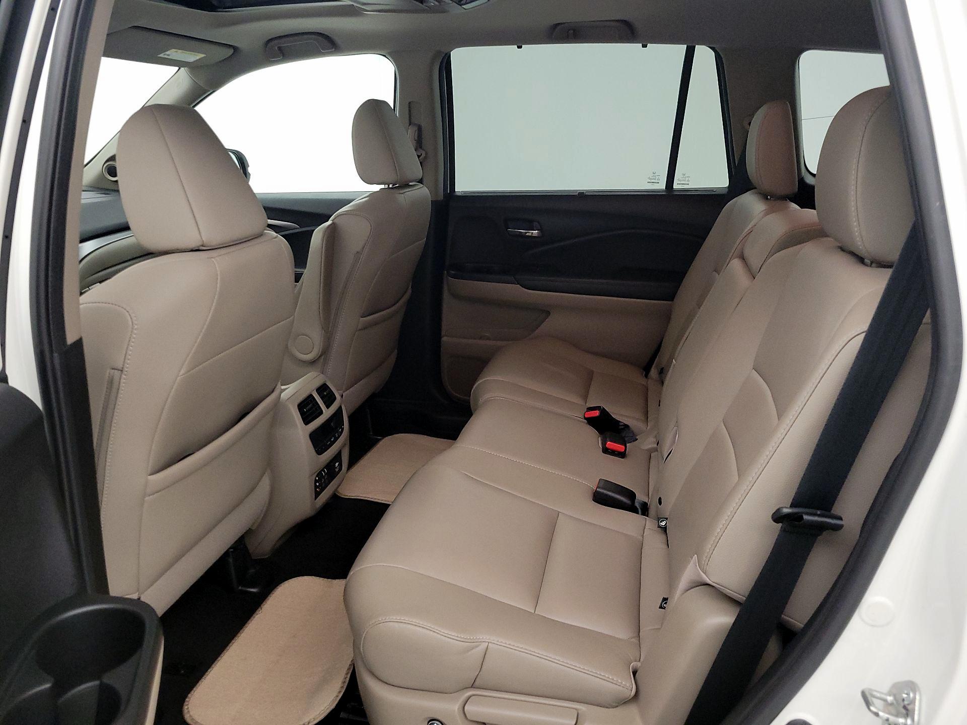 Thumbnail: 2017 Honda Pilot - 20
