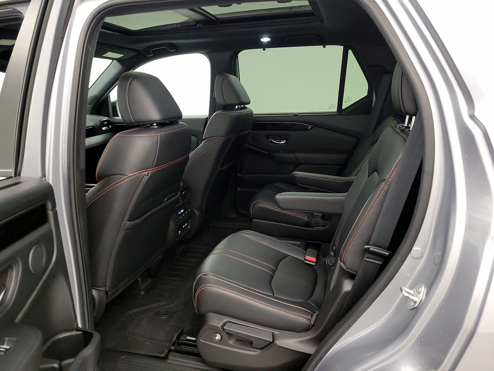 Thumbnail: 2023 Honda Pilot - 20