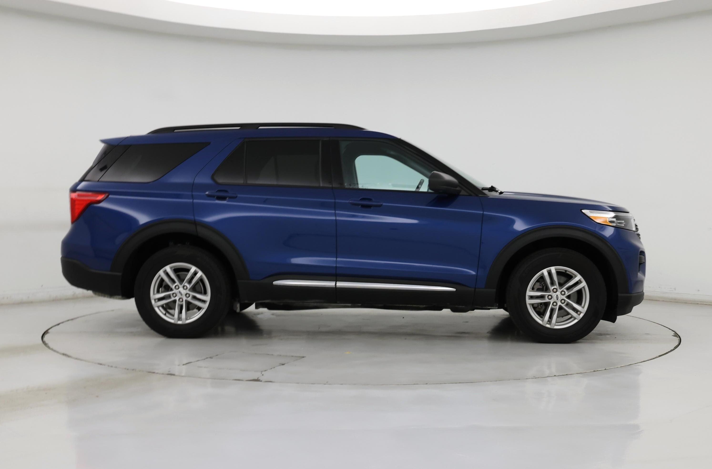 Thumbnail: 2022 Ford Explorer - 7