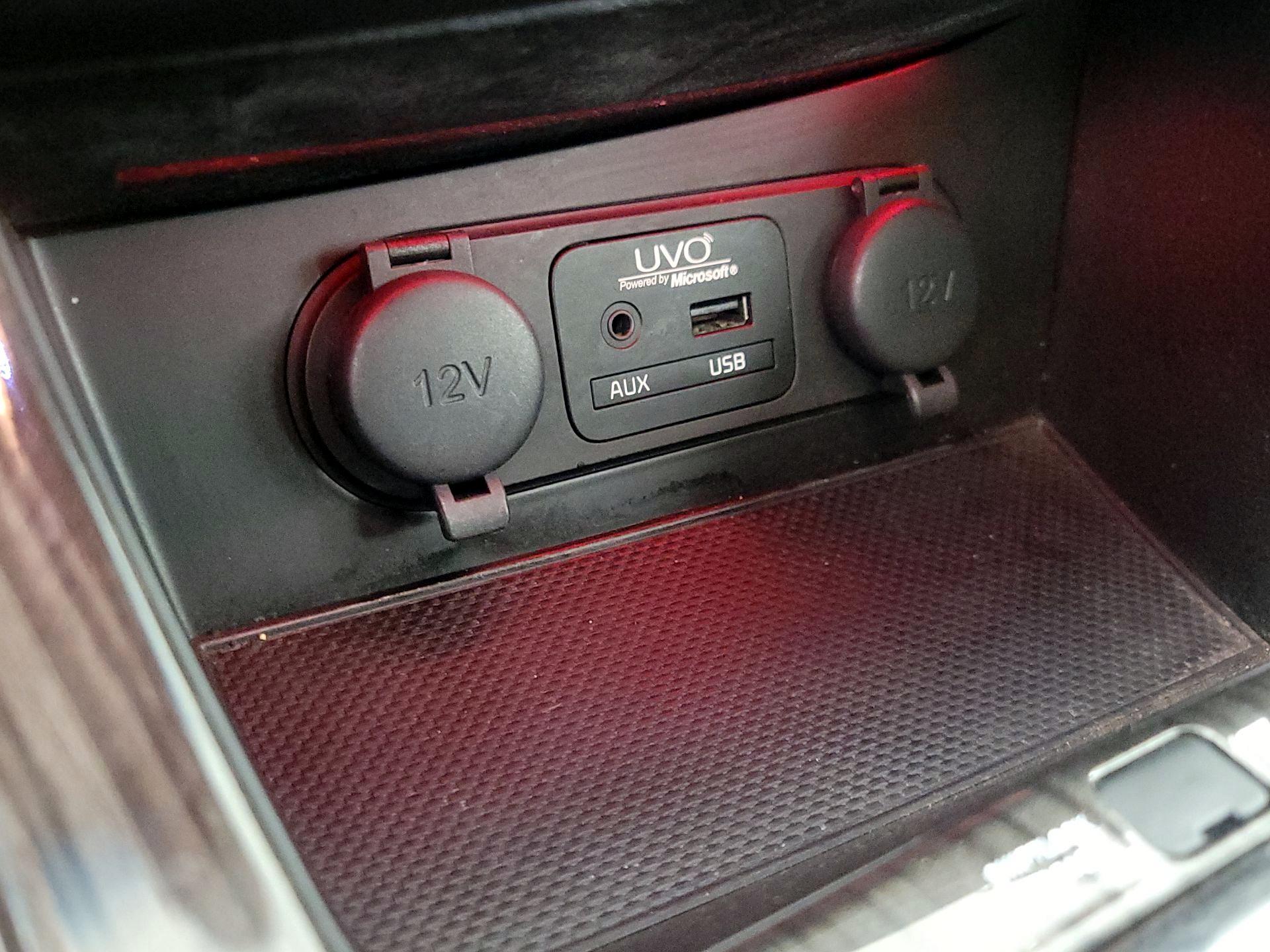 Thumbnail: 2015 Kia Optima - 18