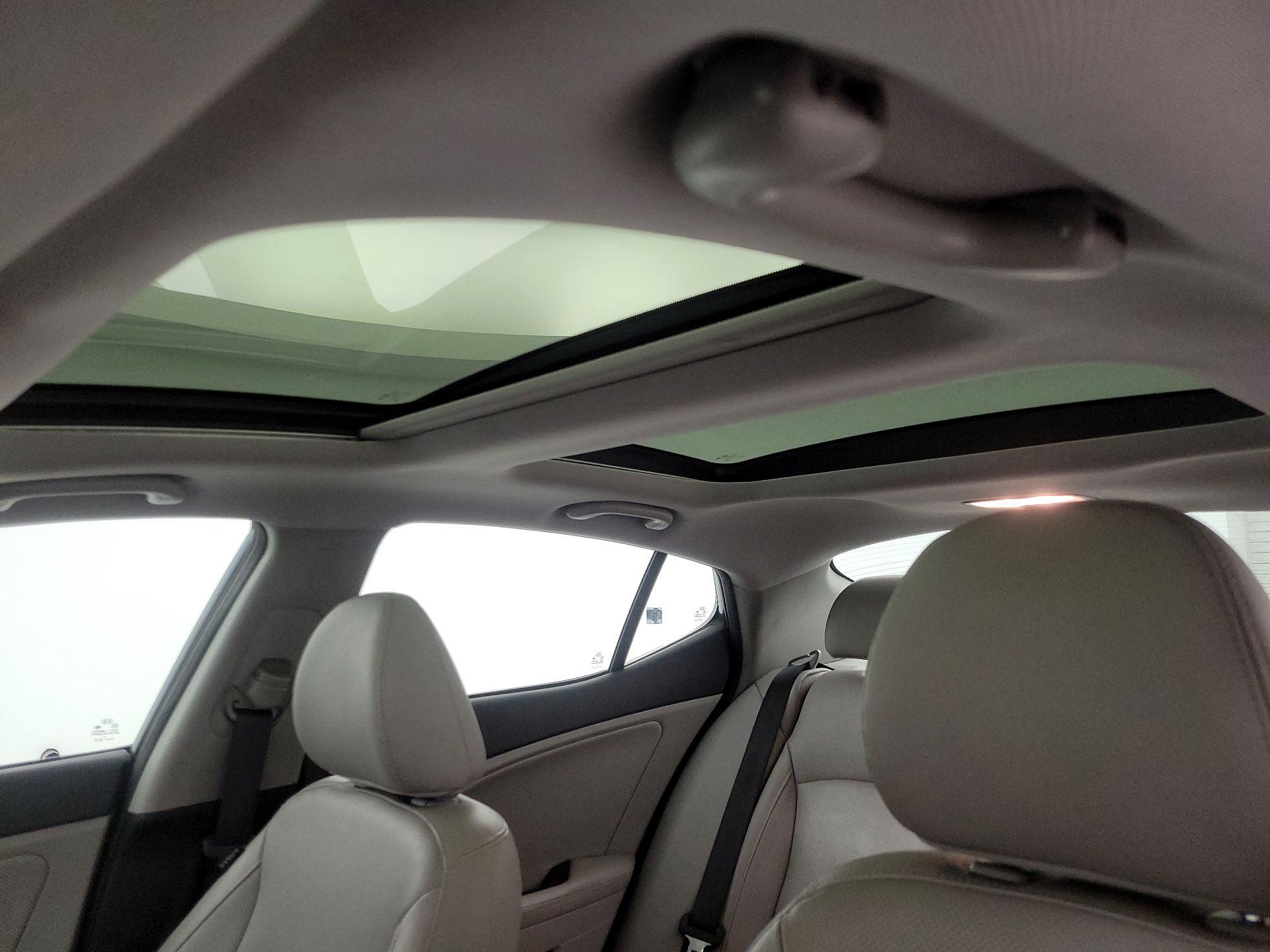 Thumbnail: 2015 Kia Optima - 19