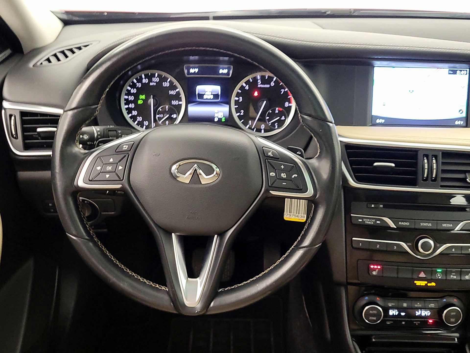 Thumbnail: 2017 INFINITI QX30 - 10