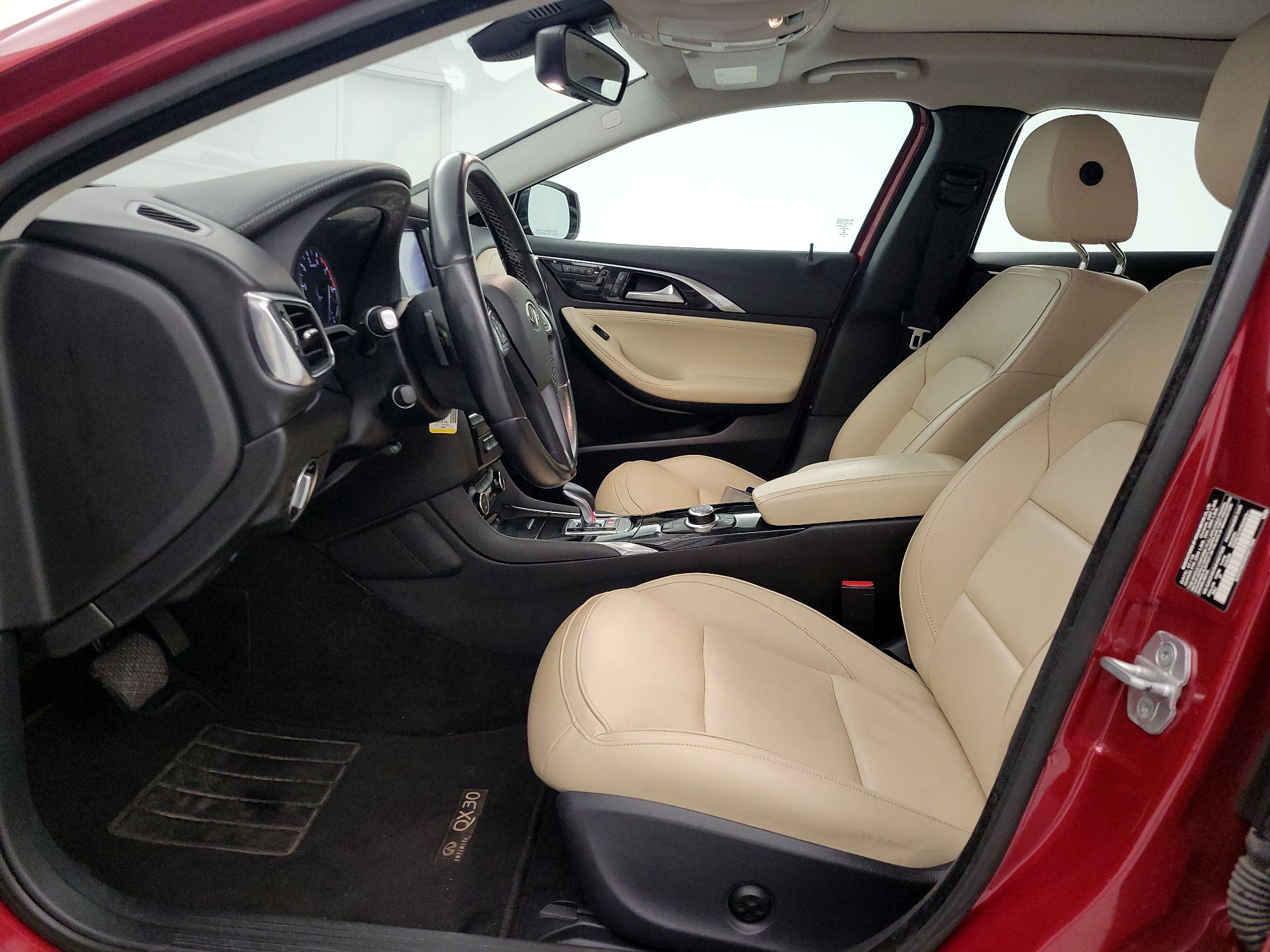 Thumbnail: 2017 INFINITI QX30 - 11