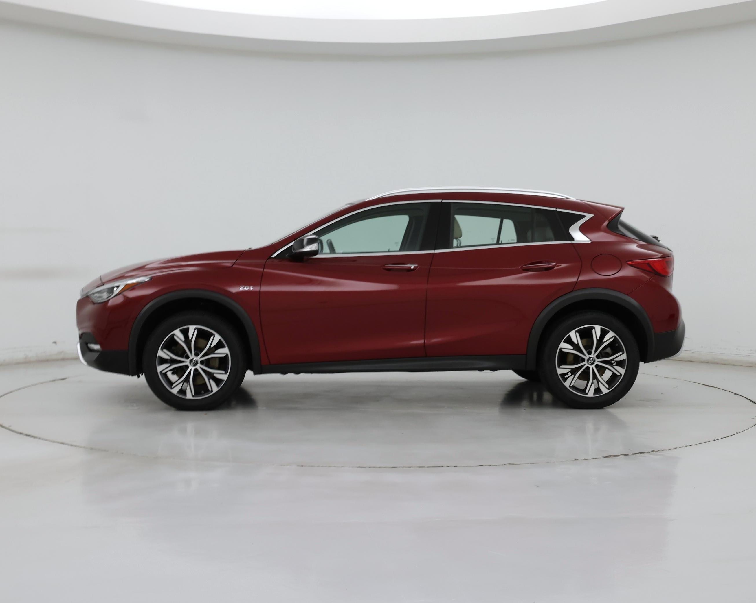 Thumbnail: 2017 INFINITI QX30 - 3