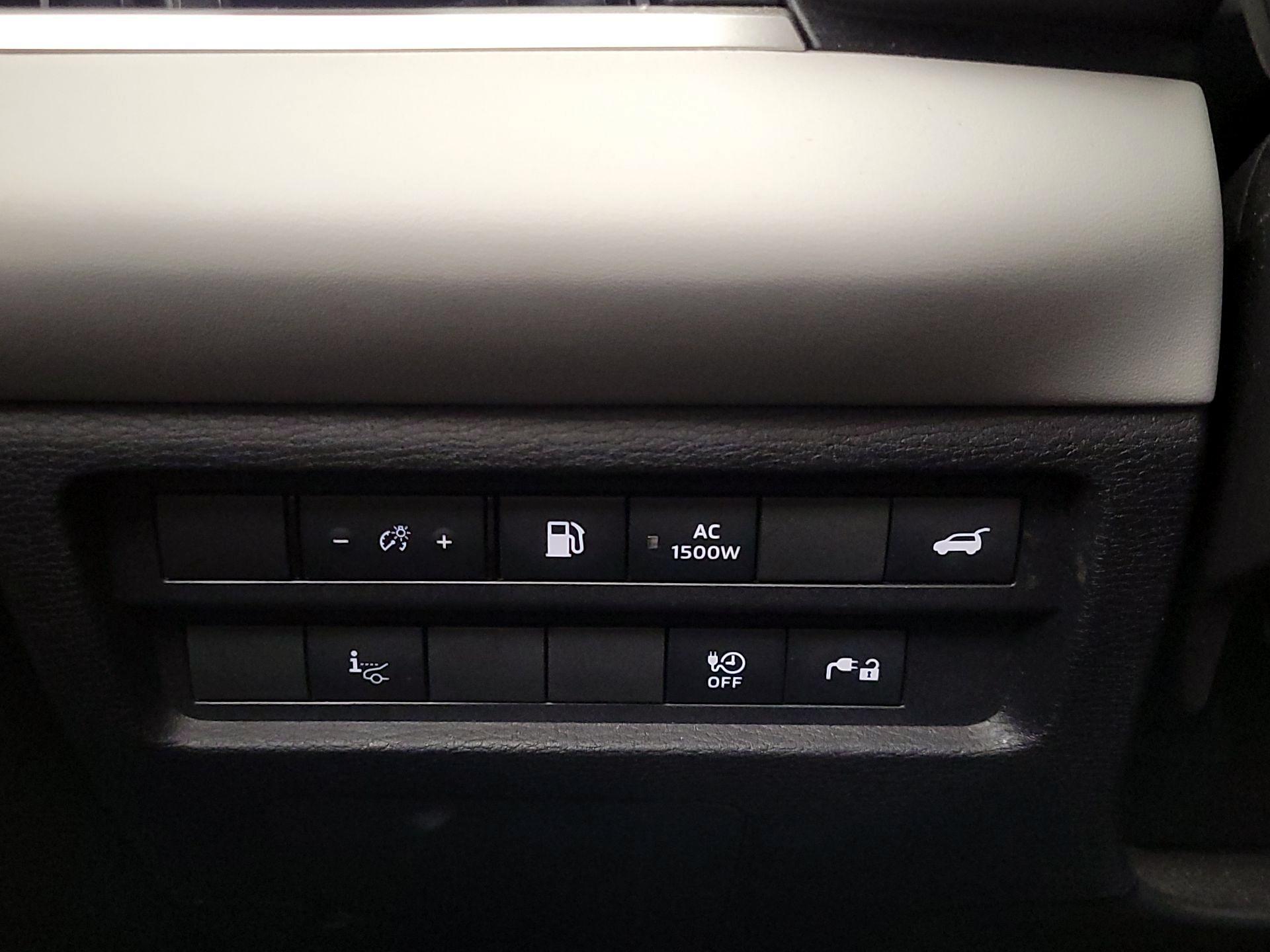 Thumbnail: 2023 Mitsubishi Outlander - 11