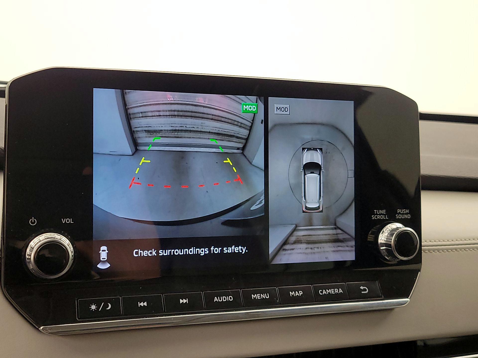 Thumbnail: 2023 Mitsubishi Outlander - 13